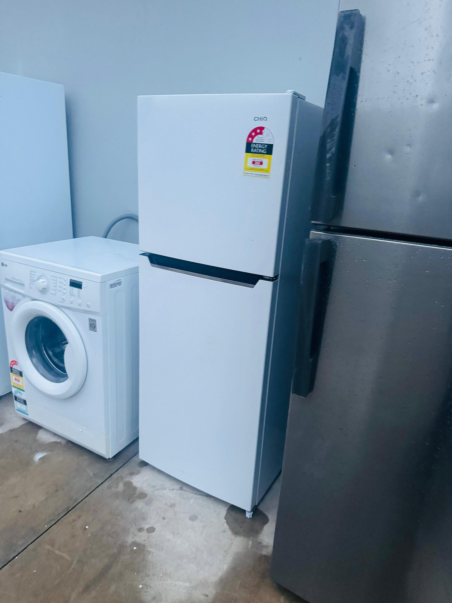 CHIQ 216 LITRES FRIDGE FREEZER