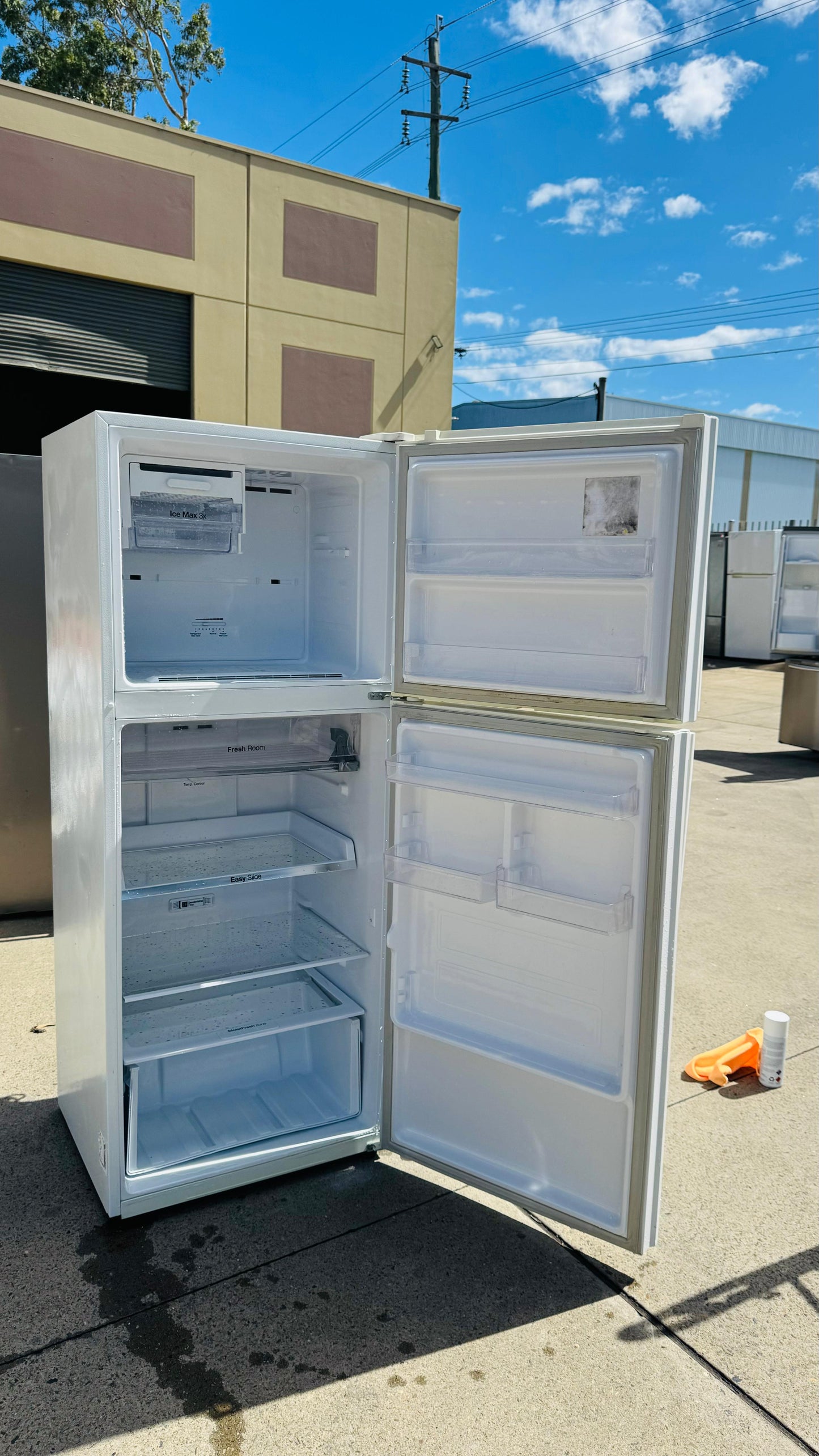 SAMSUNG 393 LITRES FRIDGE FREEZER