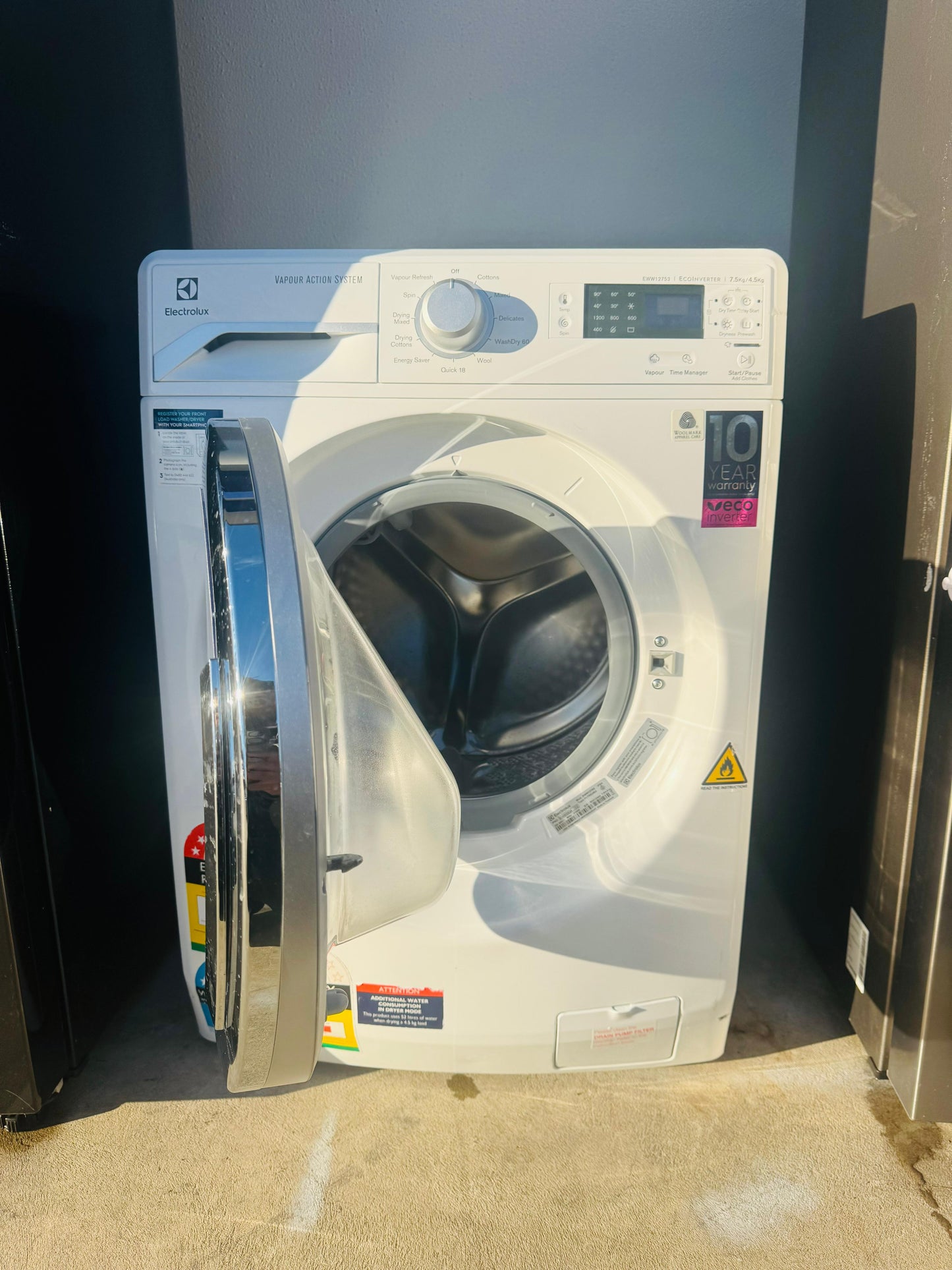 ELECTROLUX 7.5 KGS FRONT LOADER WASHING MACHINE