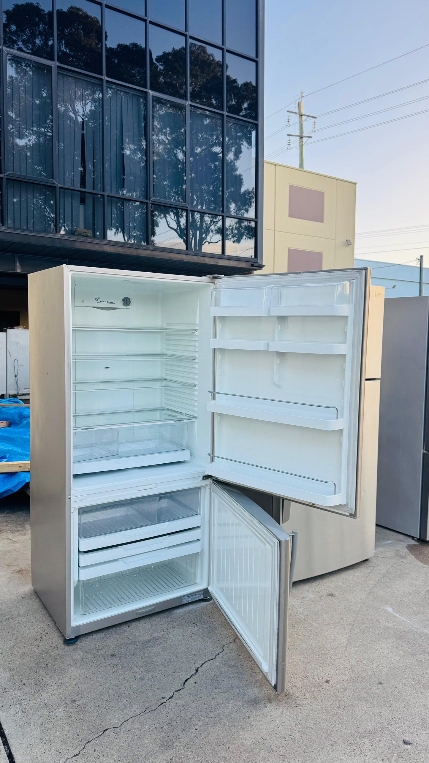 FISHER AND PAYKEL 519 LITRES FRIDGE FREEZER