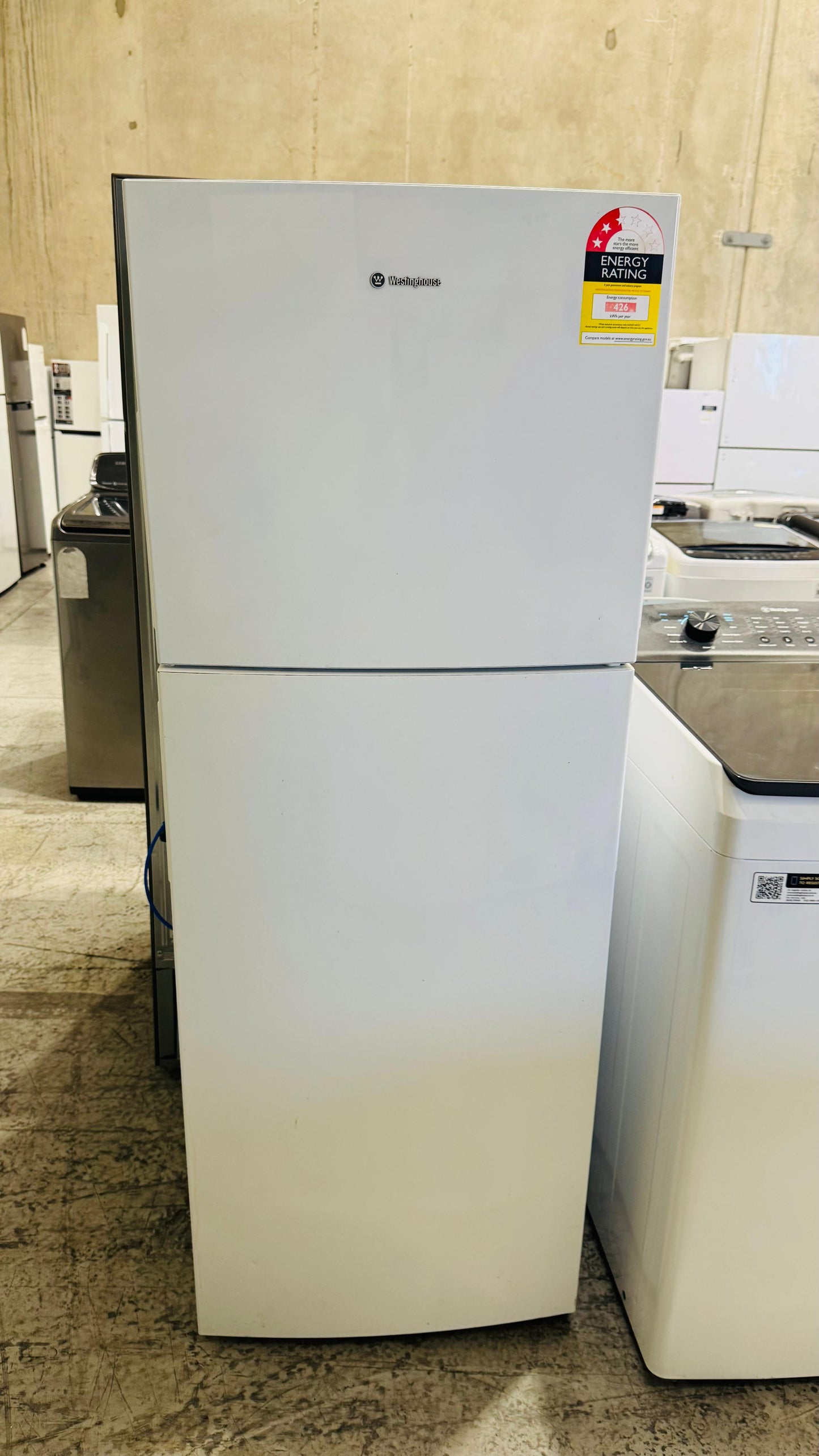 WESTINGHOUSE 340 LITRES FRIDGE FREEZER
