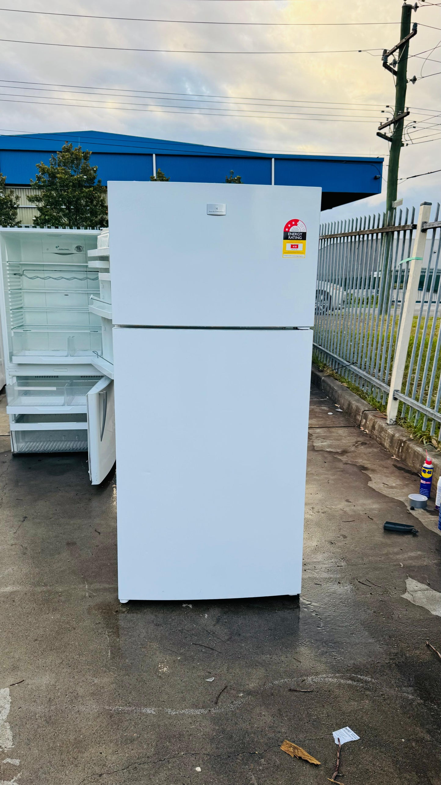 KELVINATOR 536 LITRES FRIDGE FREEZER