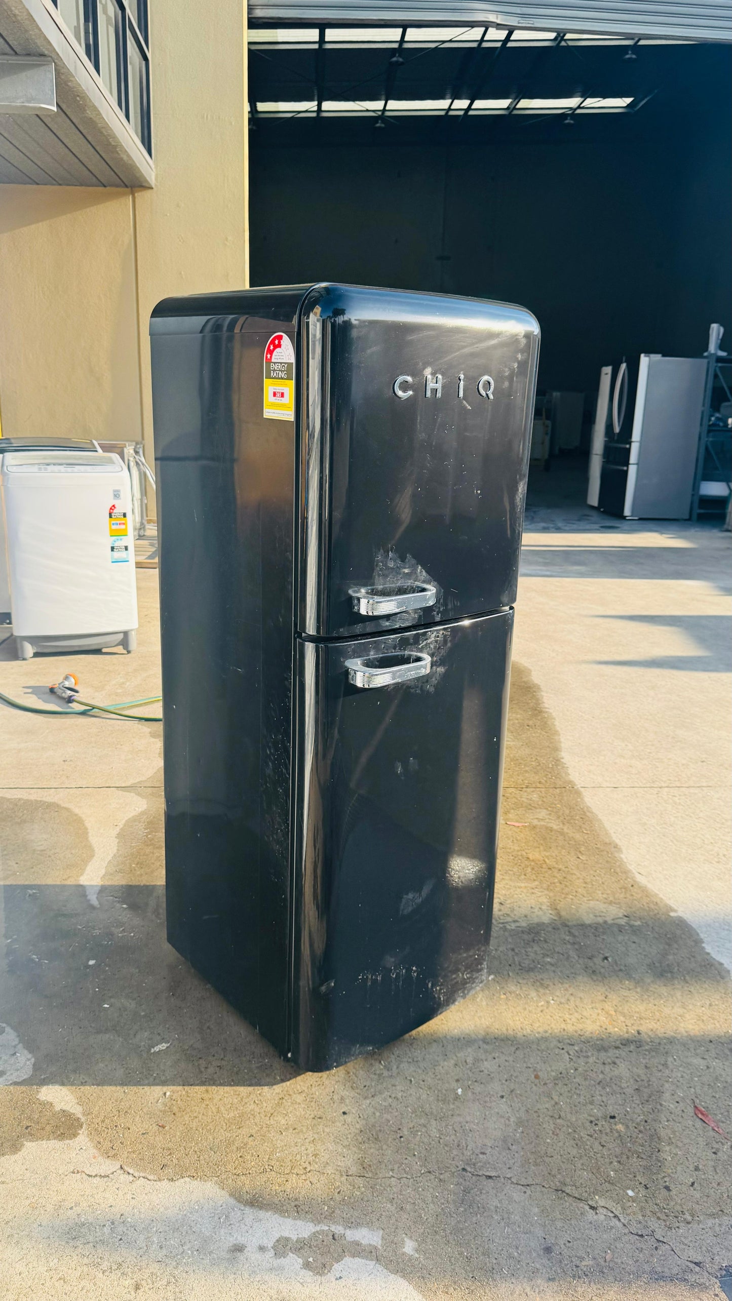 CHIQ 216 LITRES FRIDGE FREEZER
