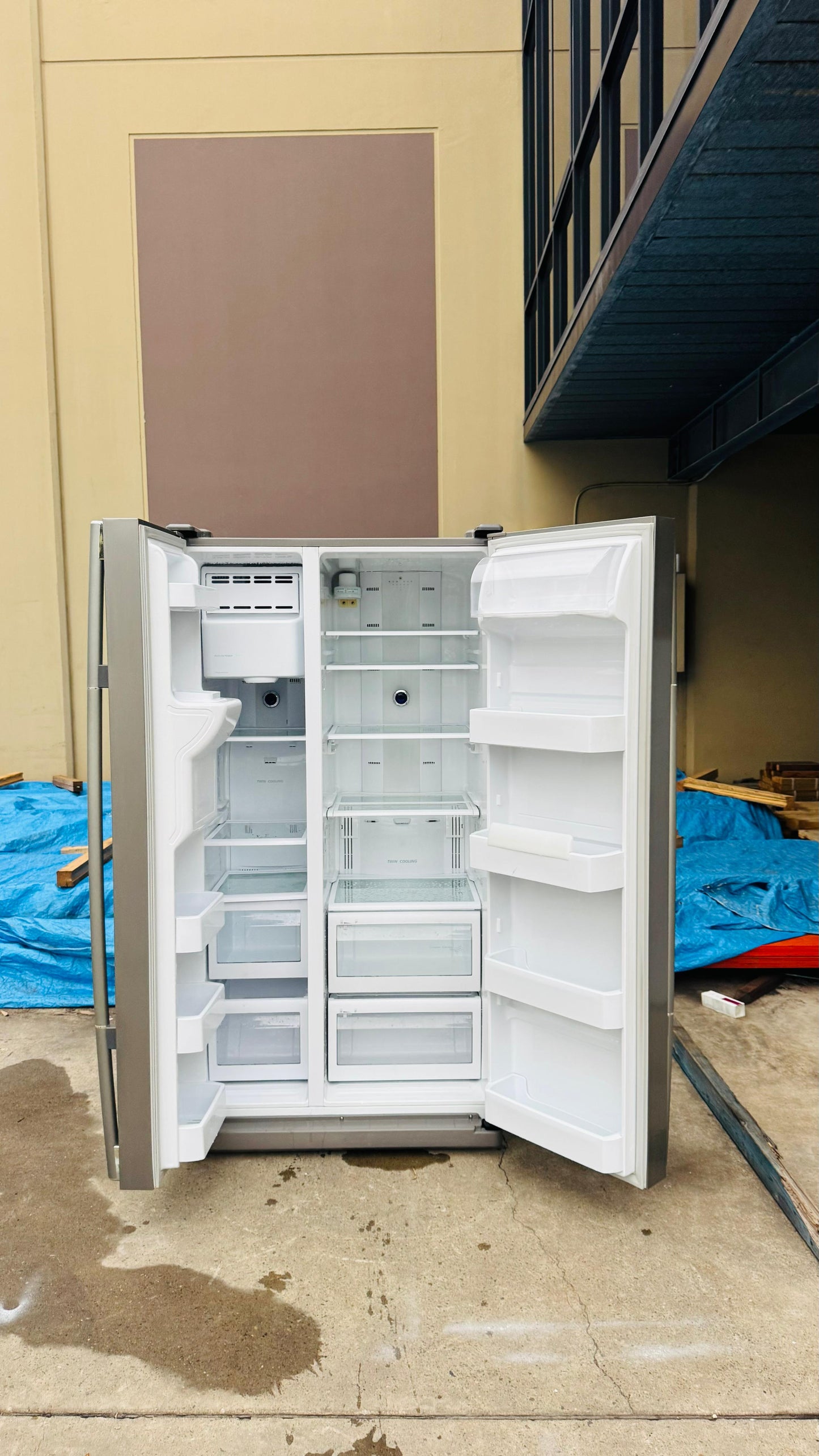 SAMSUNG SIDE BY SIDE 618 LITRES FRIDGE FREEZER