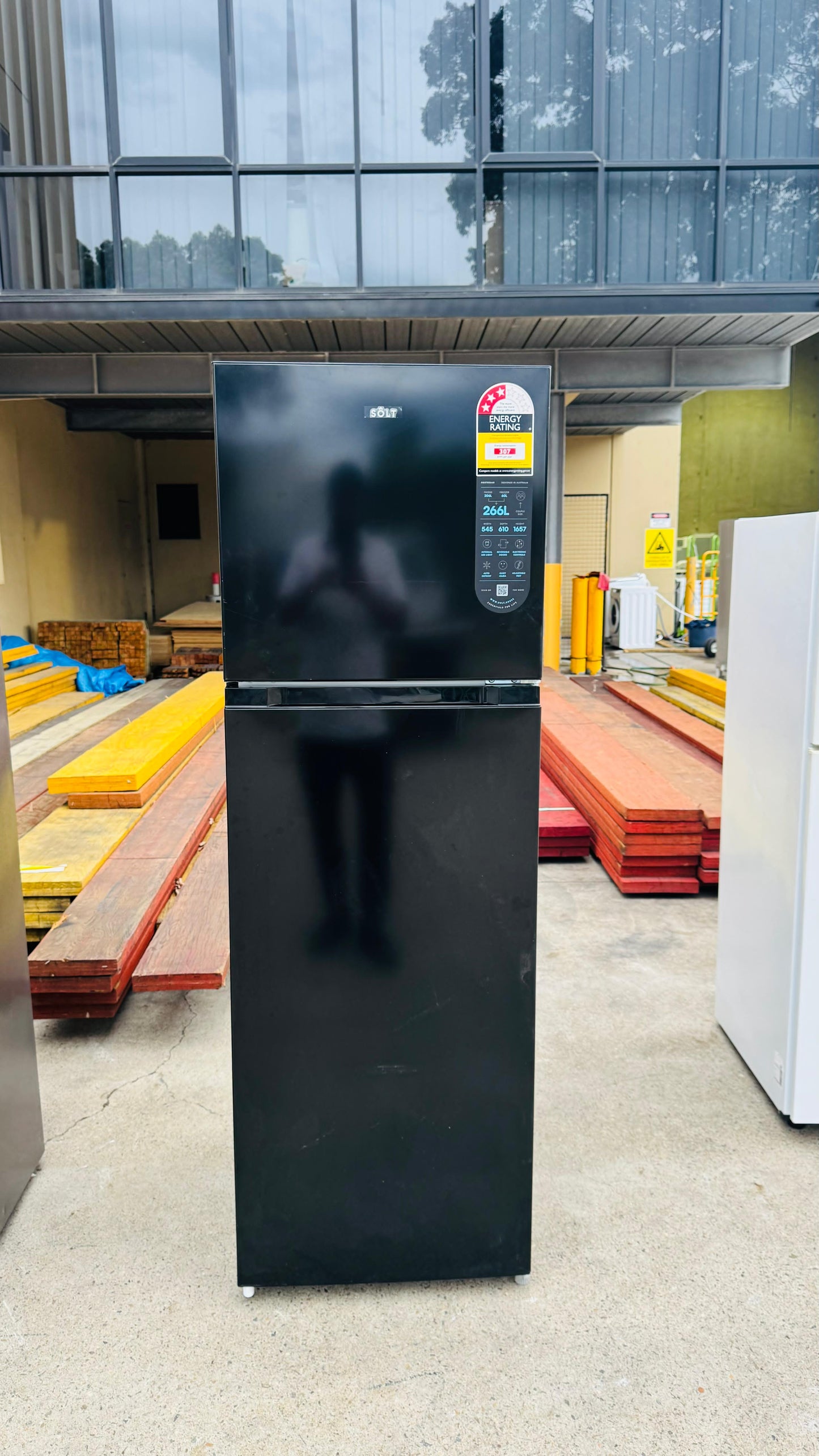 SOLT 266 LITRES FRIDGE FREEZER