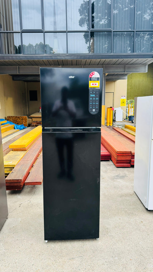 SOLT 266 LITRES FRIDGE FREEZER