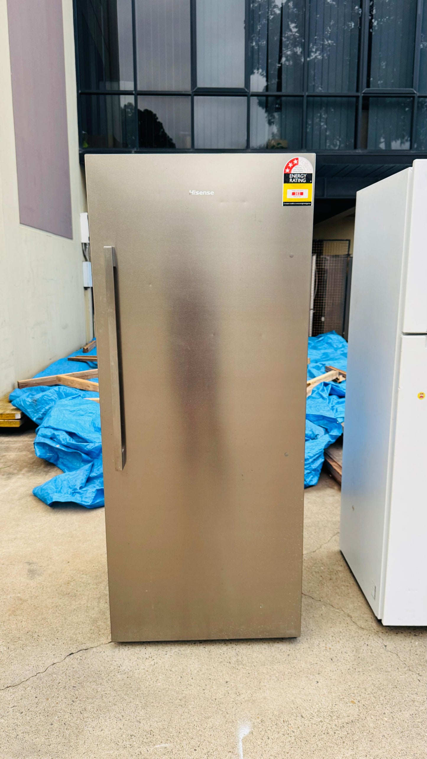 HISENSE 384 LITRES FRIDGE FREEZER