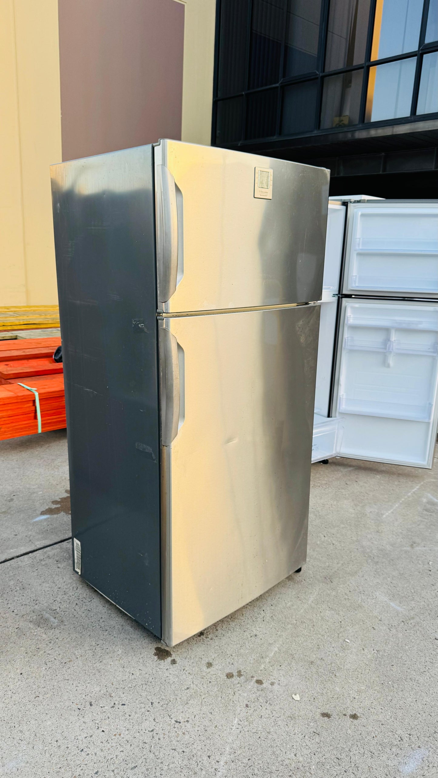 ELECTROLUX 520 LITRES FRIDGE FREEZER