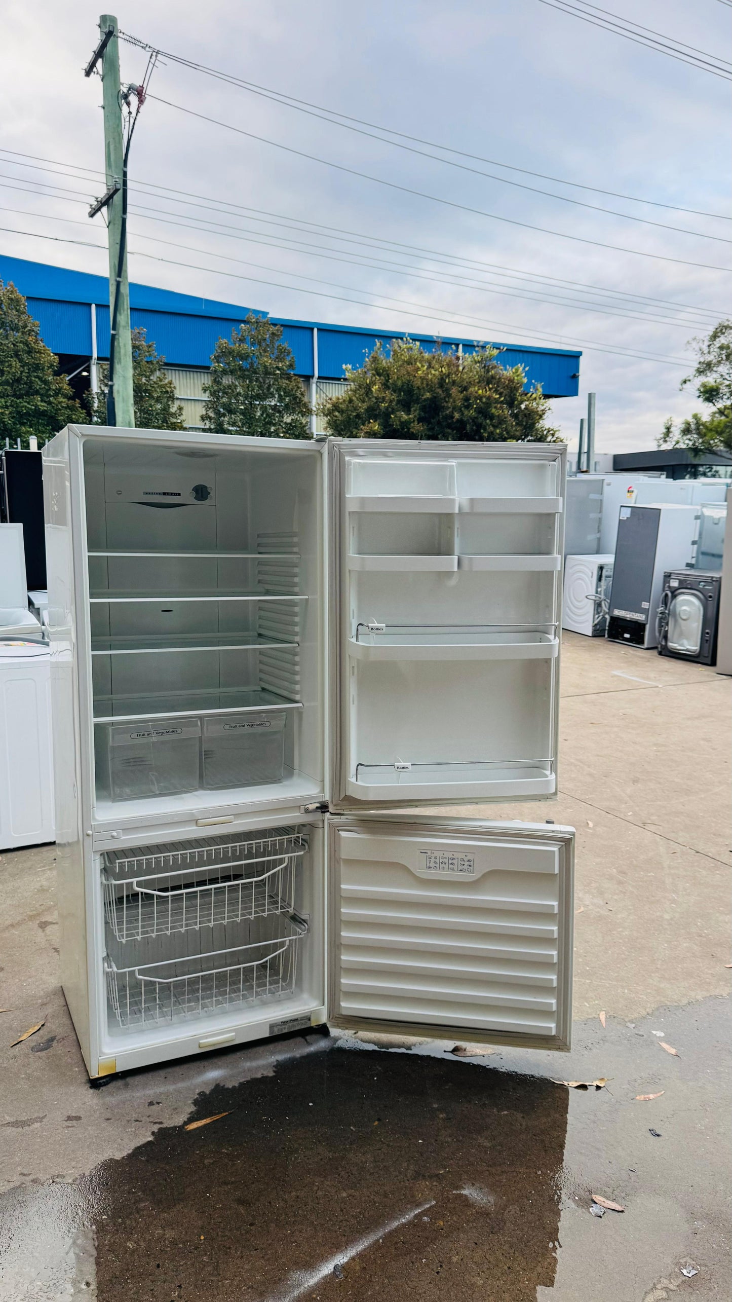 FISHER AND PAYKEL 442 LITRES FRIDGE FREEZER