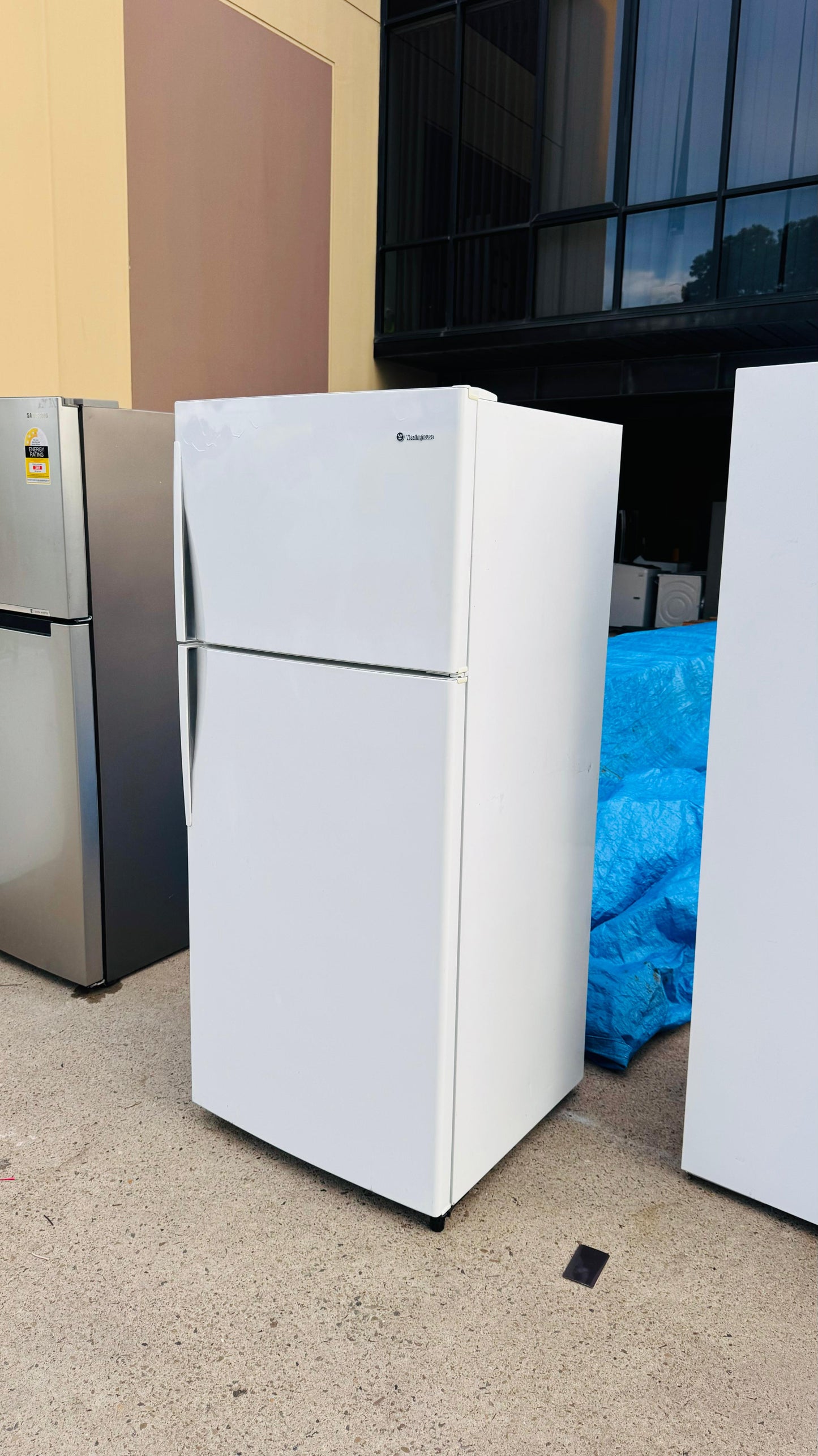 WESTINGHOUSE 420 LITRES FRIDGE FREEZER