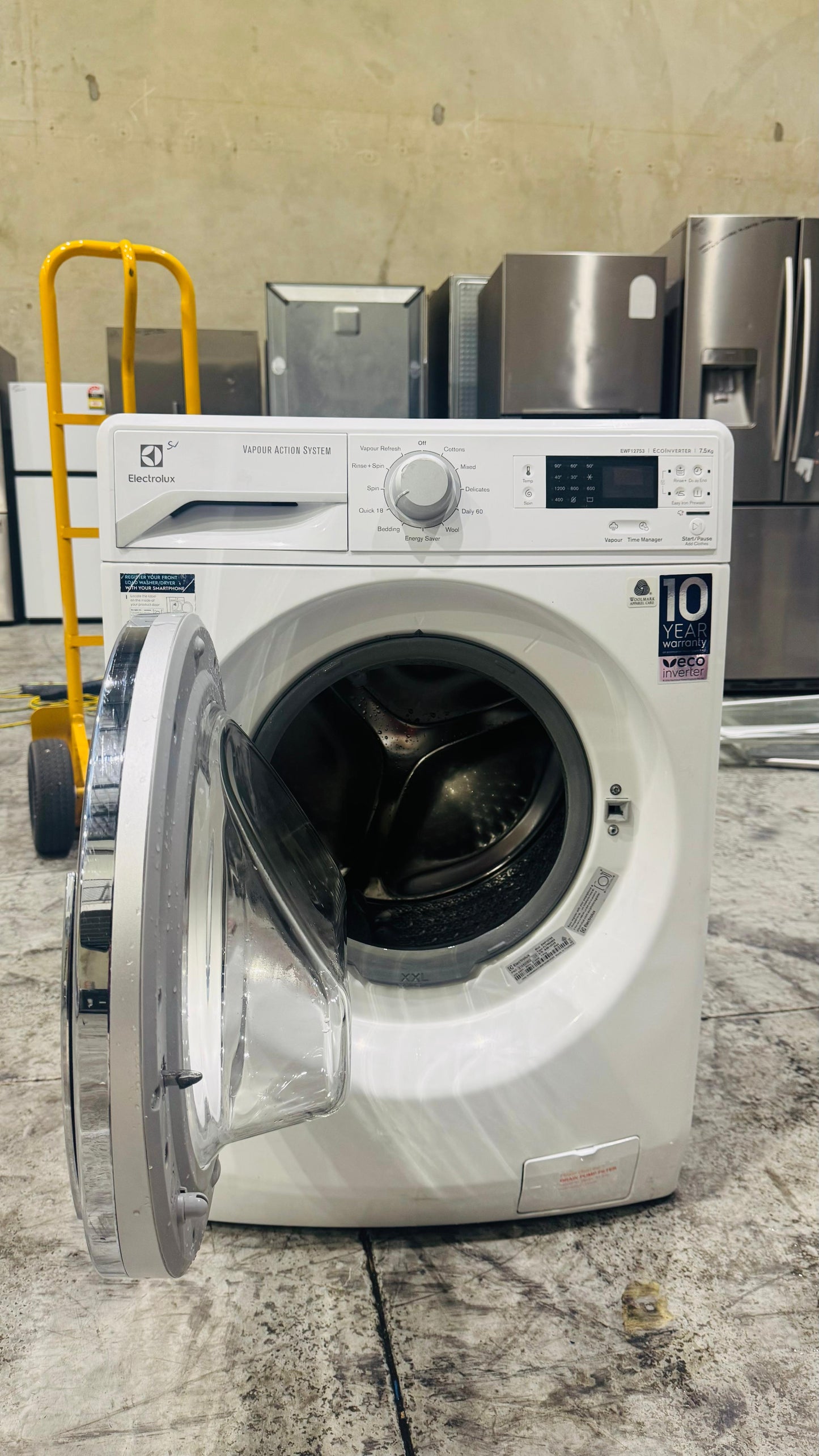 ELECTROLUX 7.5KGS FRONT LOADER WASHING MACHINE