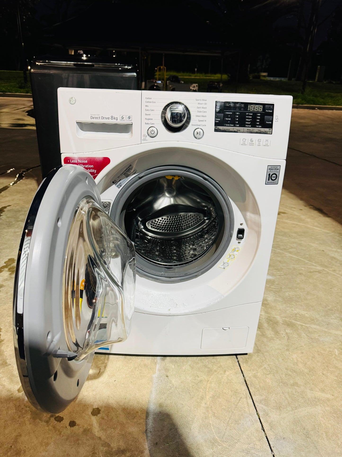 LG 8KGS FRONT LOADER WASHING MACHINE