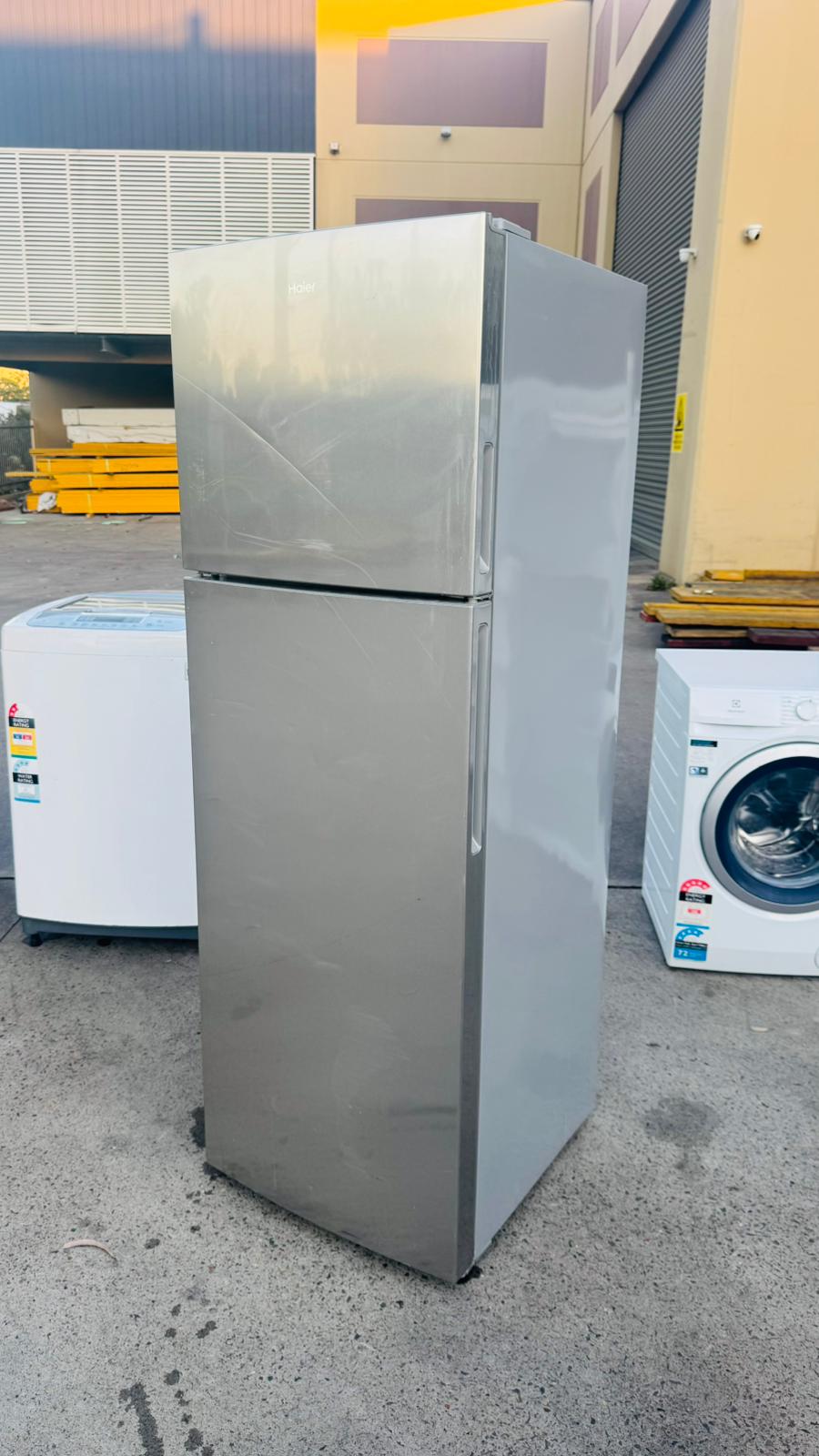 HAIER 335 LITRES FRIDGE FREEZER