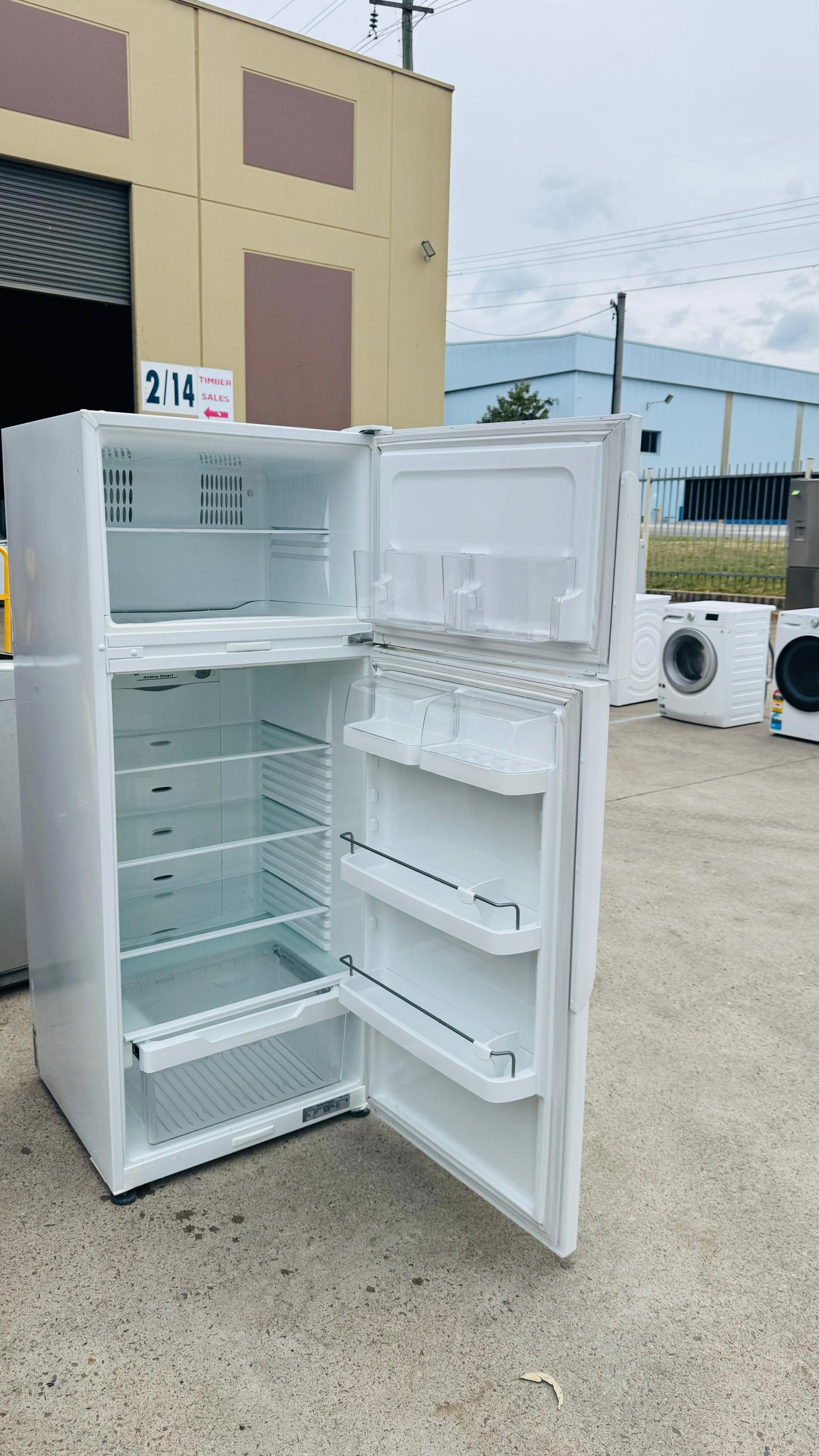 FISHER AND PAYKEL 380 LITRES FRIDGE FREEZER