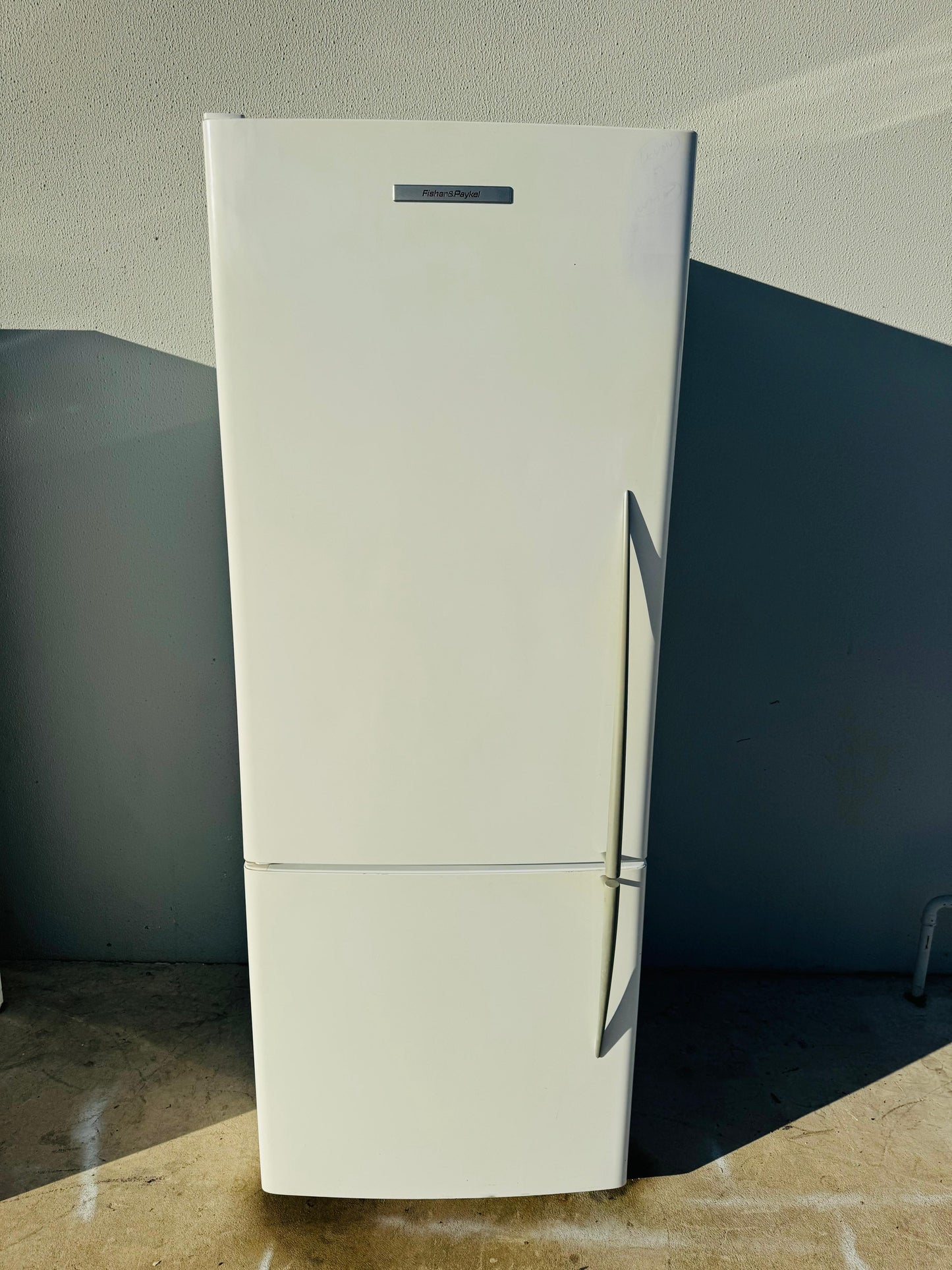 FISHER AND PAYKEL 403 LITRES FRIDGE FREEZER