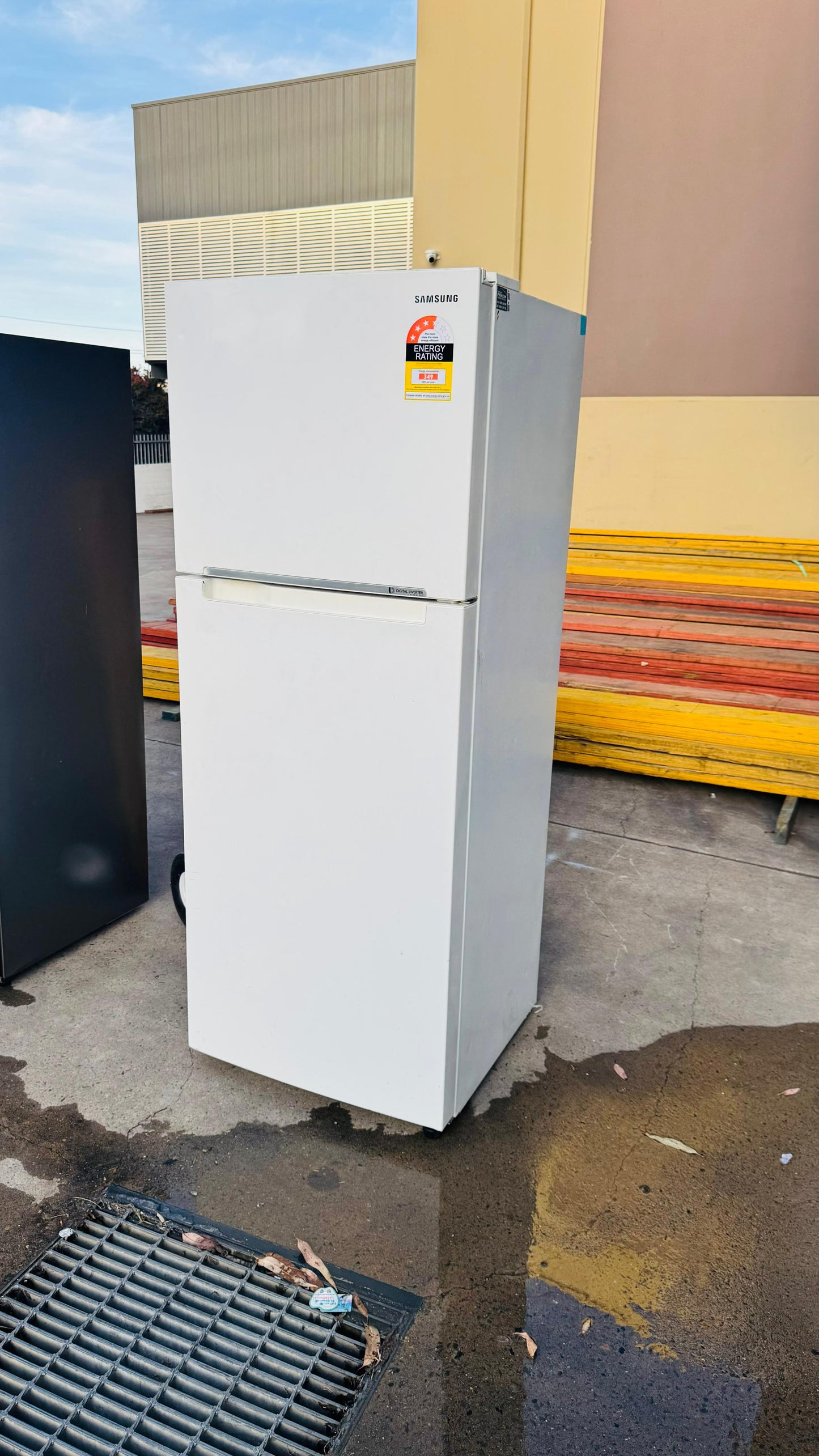 SAMSUNG 419 LITRES FRIDGE FREEZER