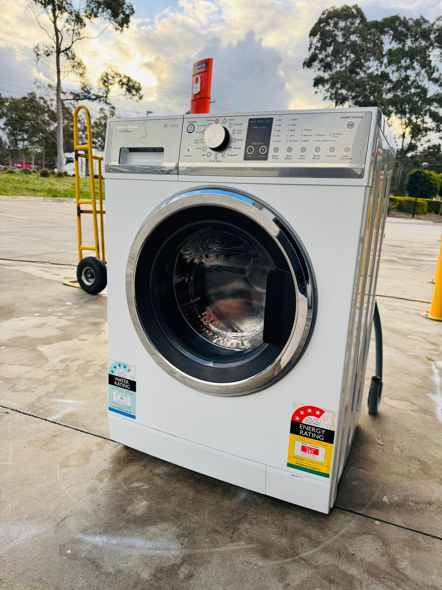 FISHER AND PAYKEL 7.5 KGS FRONT LOADER WASHING MACHINE