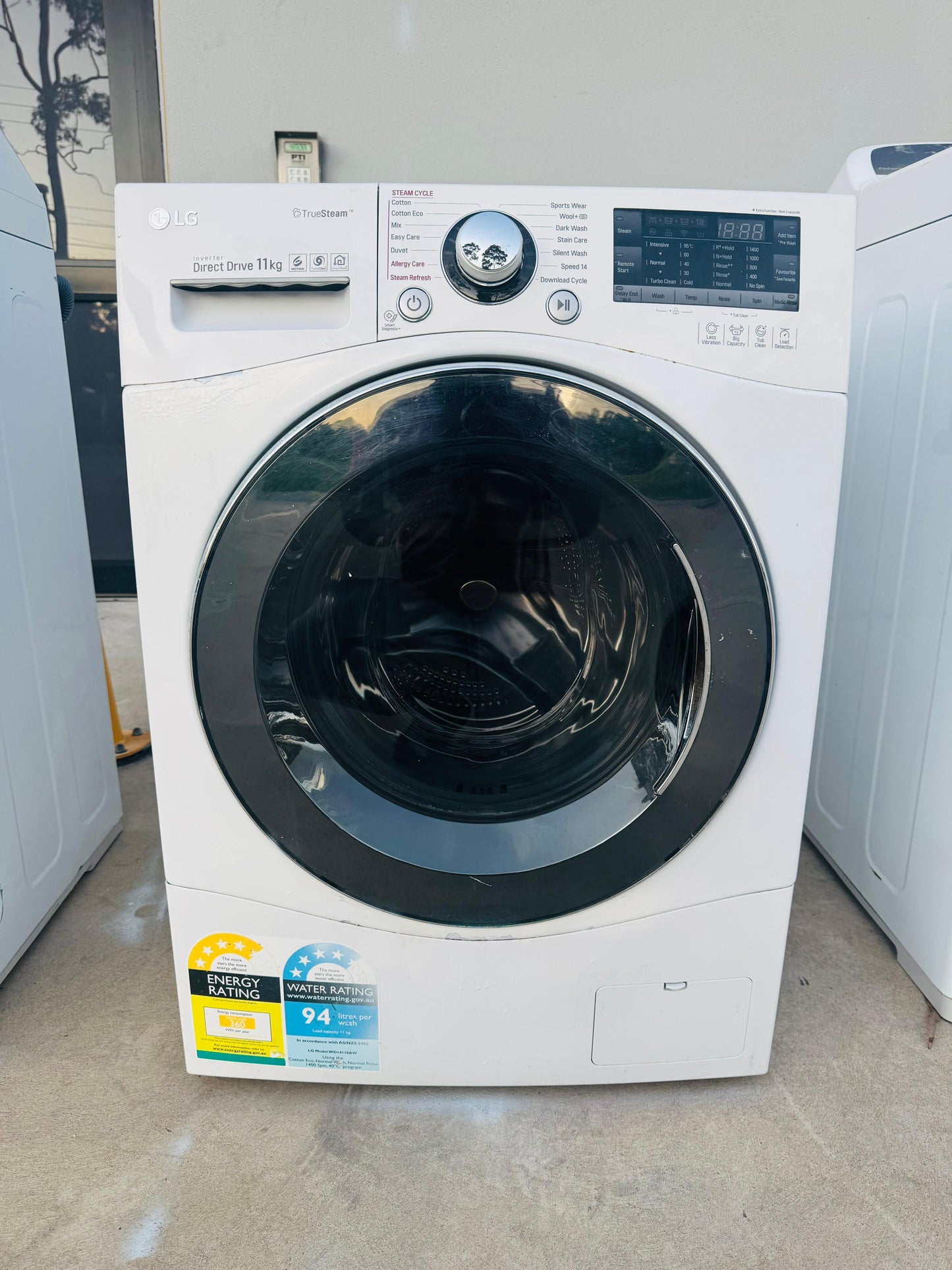 LG 11 KGS FRONT LOADER WASHING MACHINE