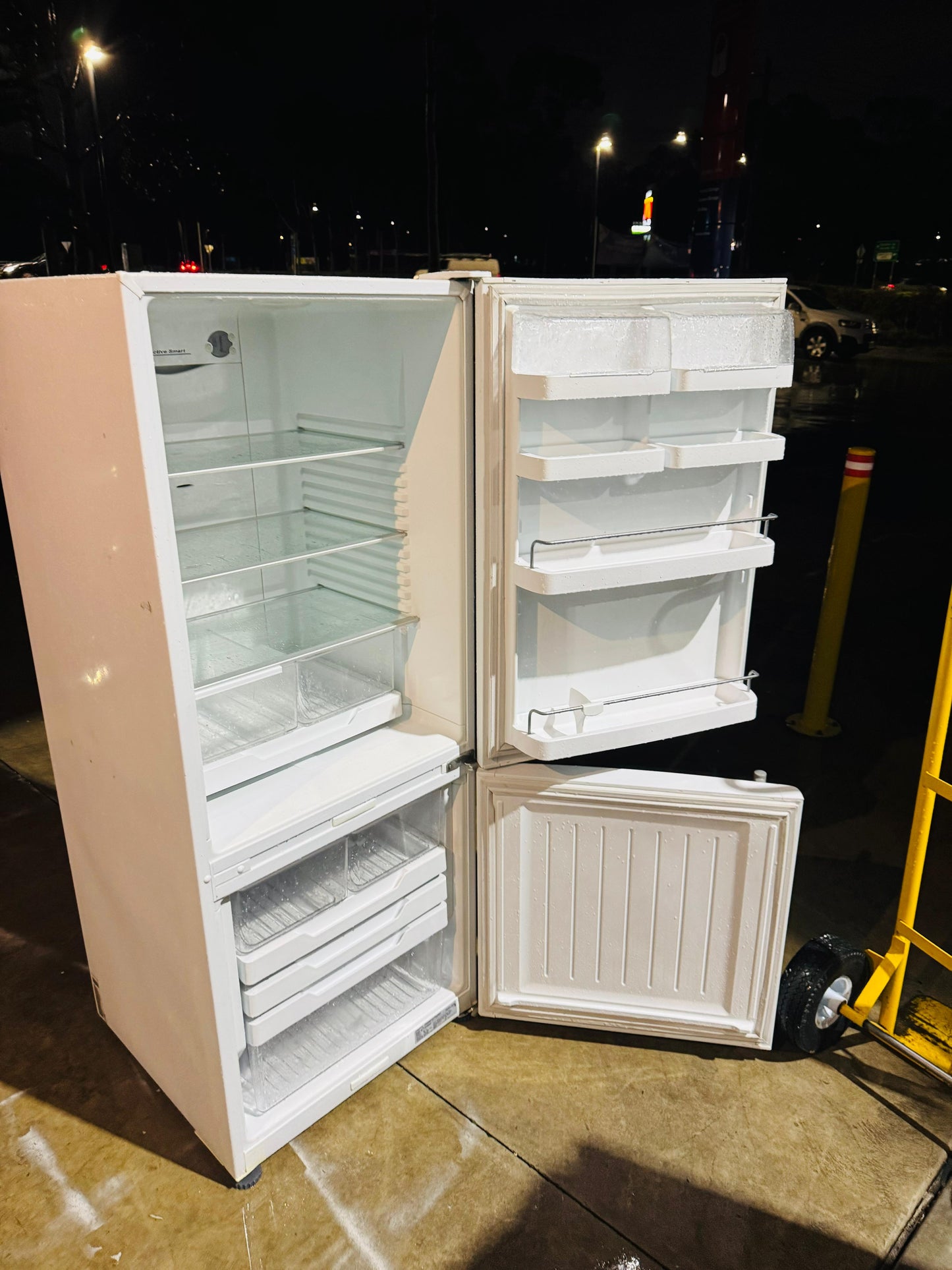 FISHER AND PAYKEL 373 LITRES FRIDGE FREEZER