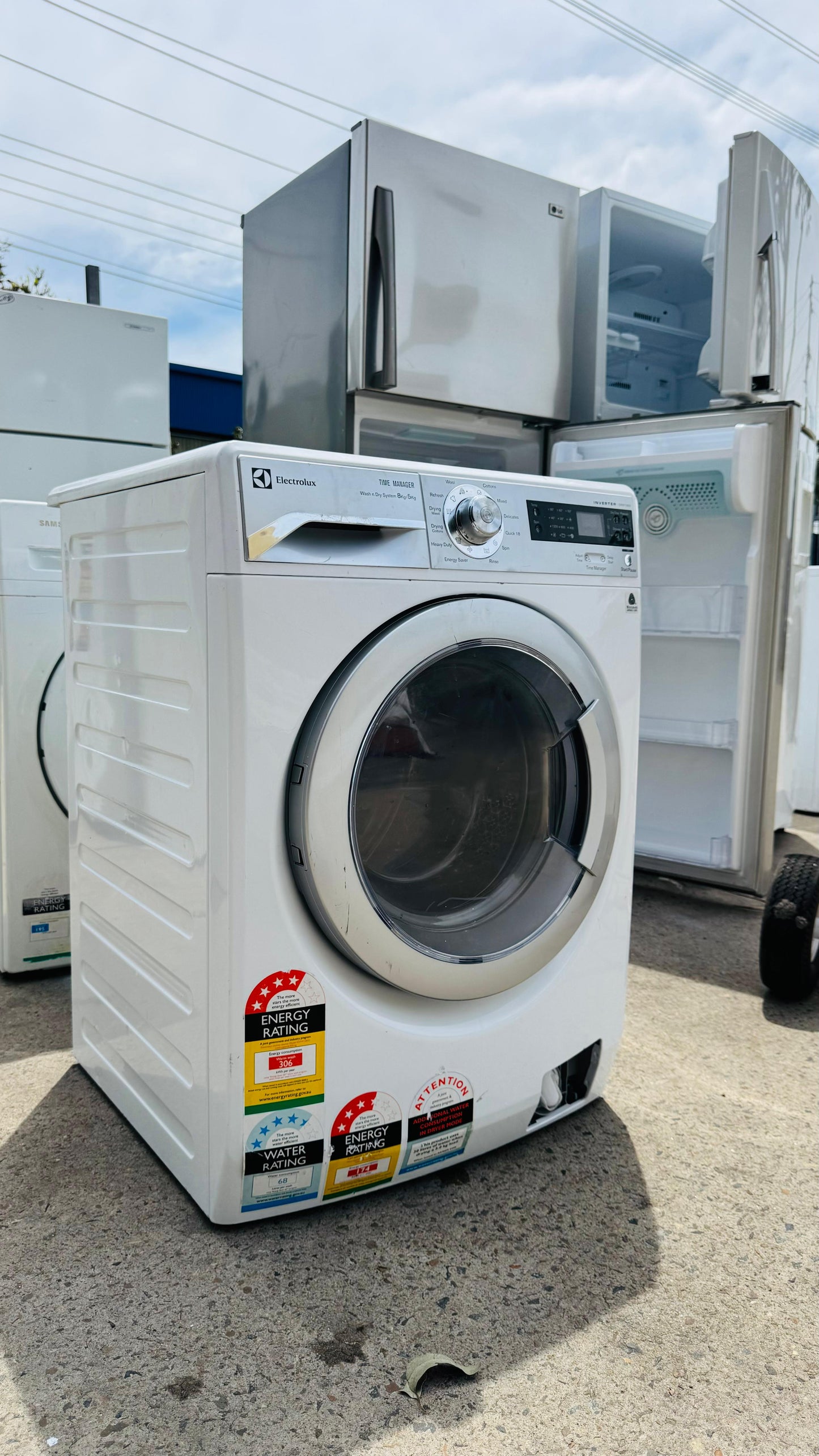 ELECTROLUX 8KGS FRONT LOADER WASHING MACHINE