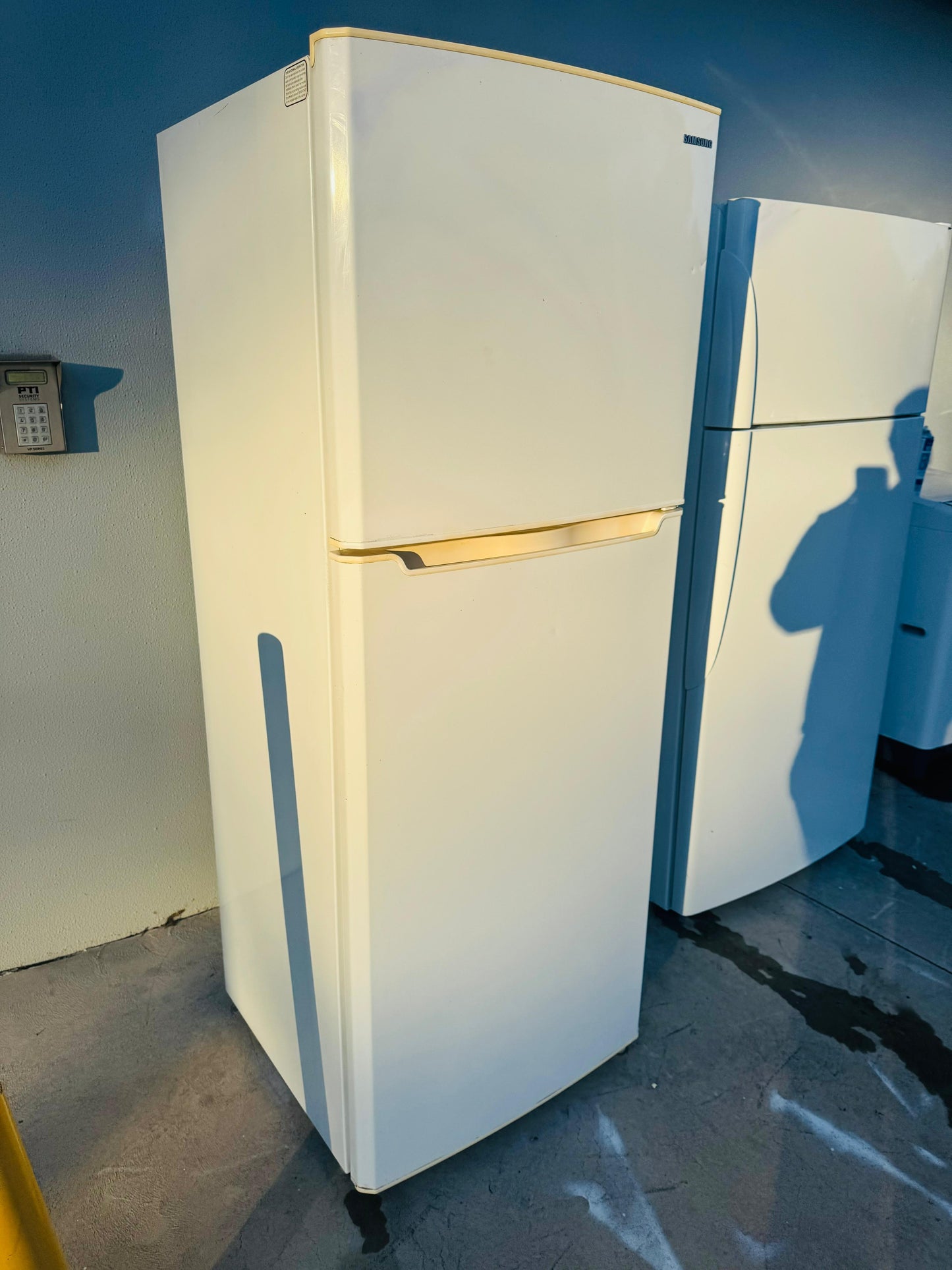 SAMSUNG 396 LITRES FRIDGE FREEZER