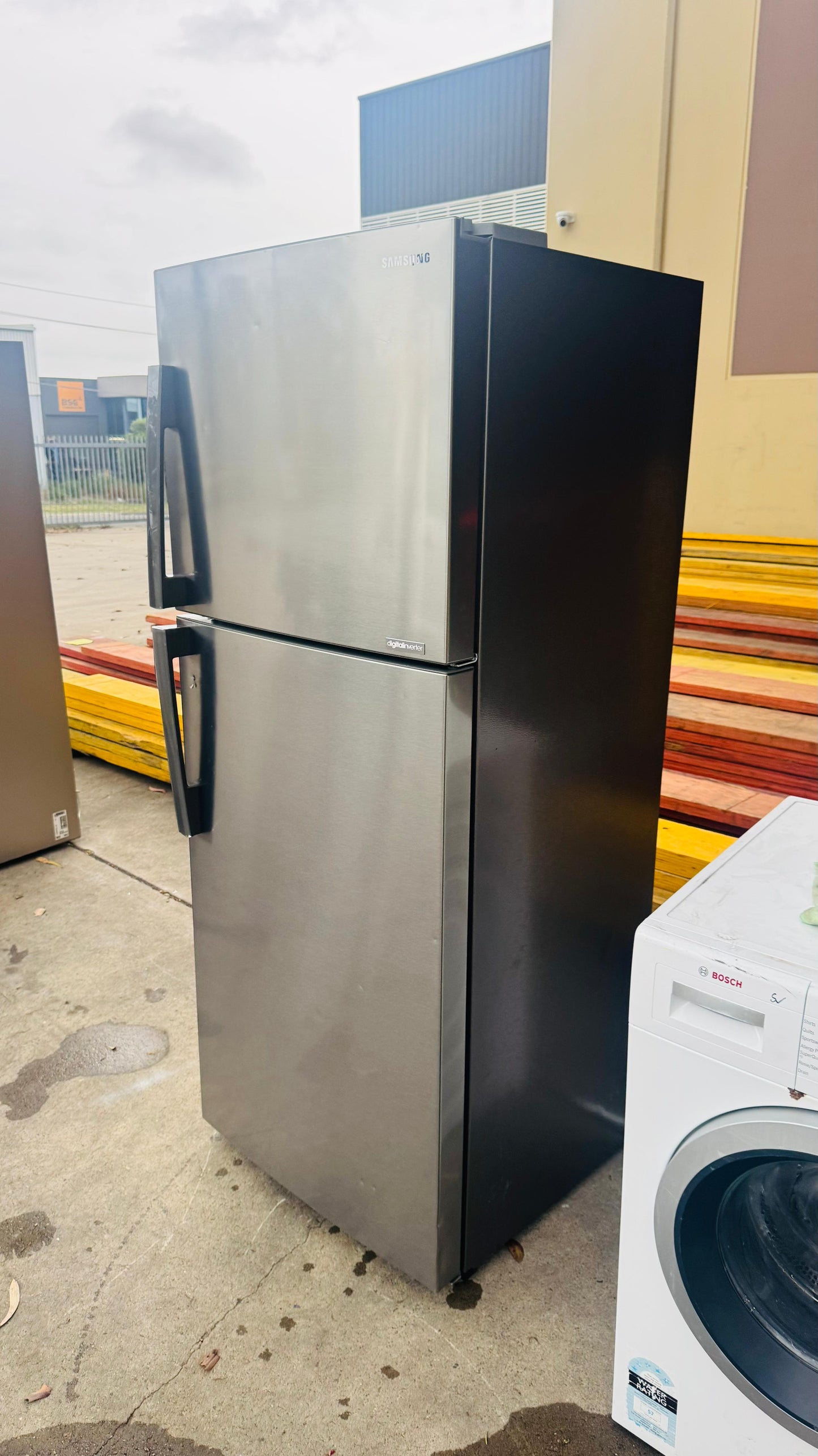 SAMSUNG 393 LITRES FRIDGE FREEZER