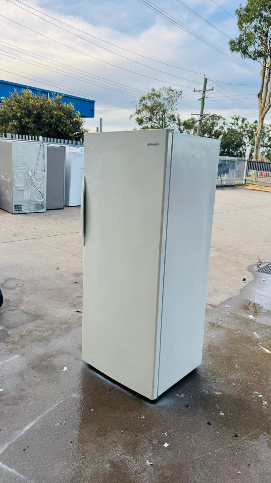 WESTINGHOUSE 430 LITRES FRIDGE FREEZER