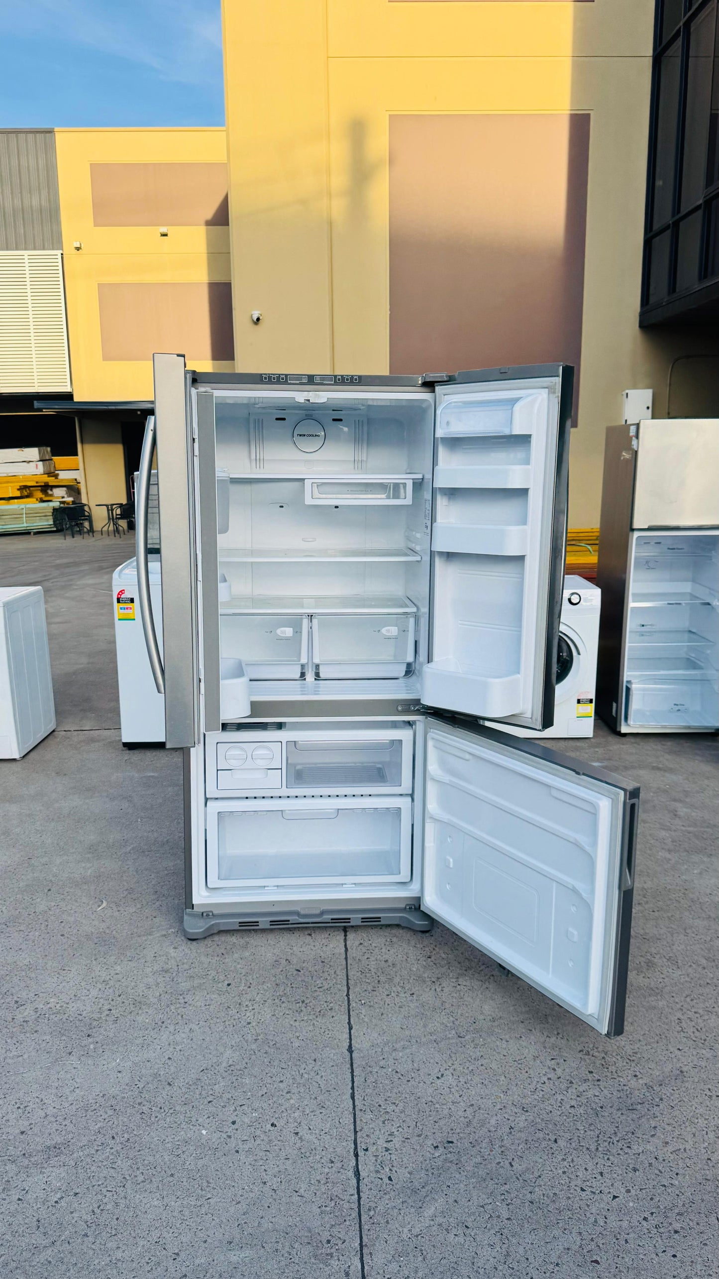 SAMSUNG FRENCH DOOR 533 FRIDGE FREEZER