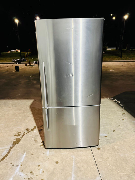 FISHER AND PAYKEL 519 LITRES FRIDGE FREEZER