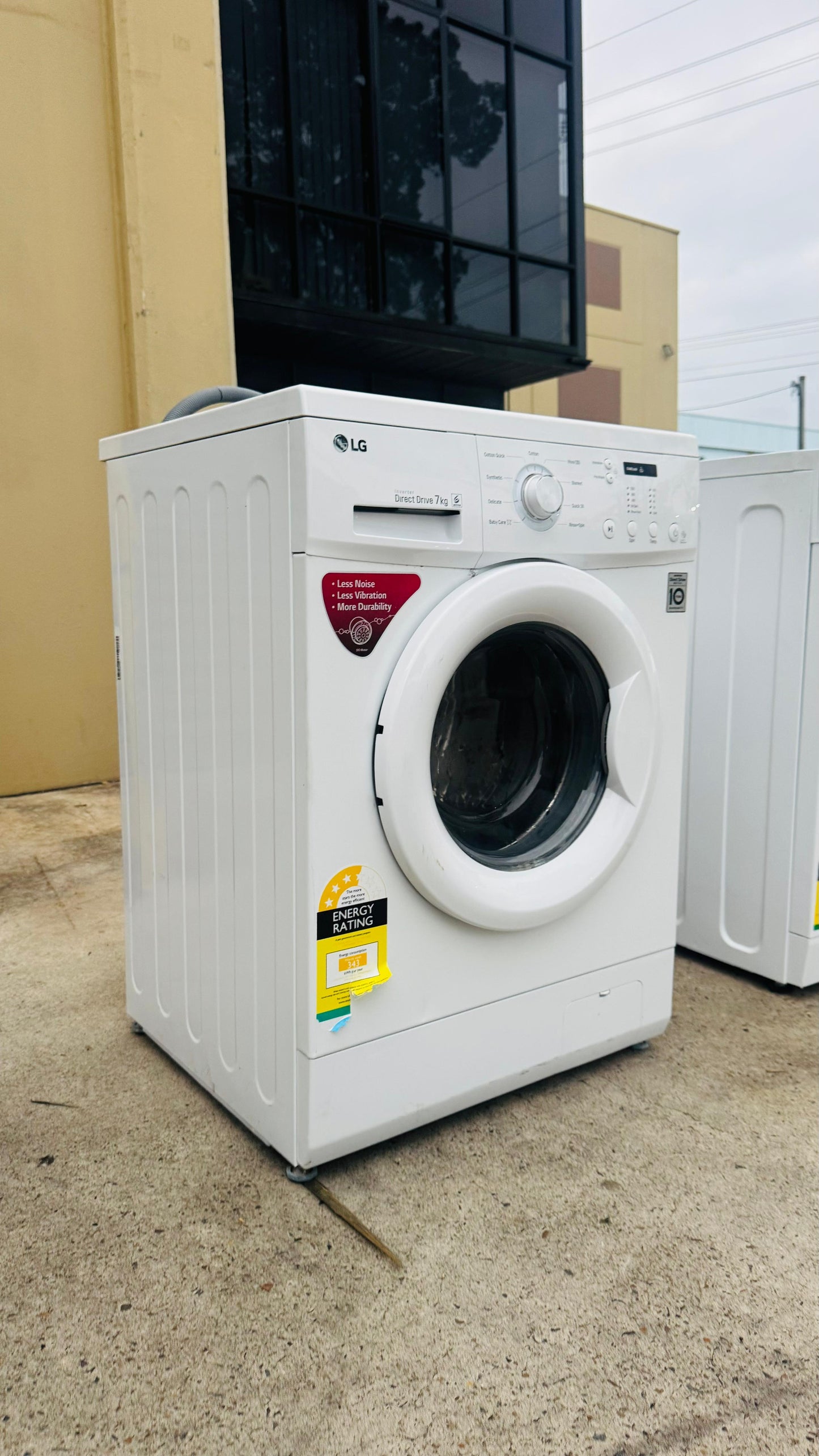 LG 7KGS FRONT LOADER WASHING MACHINE