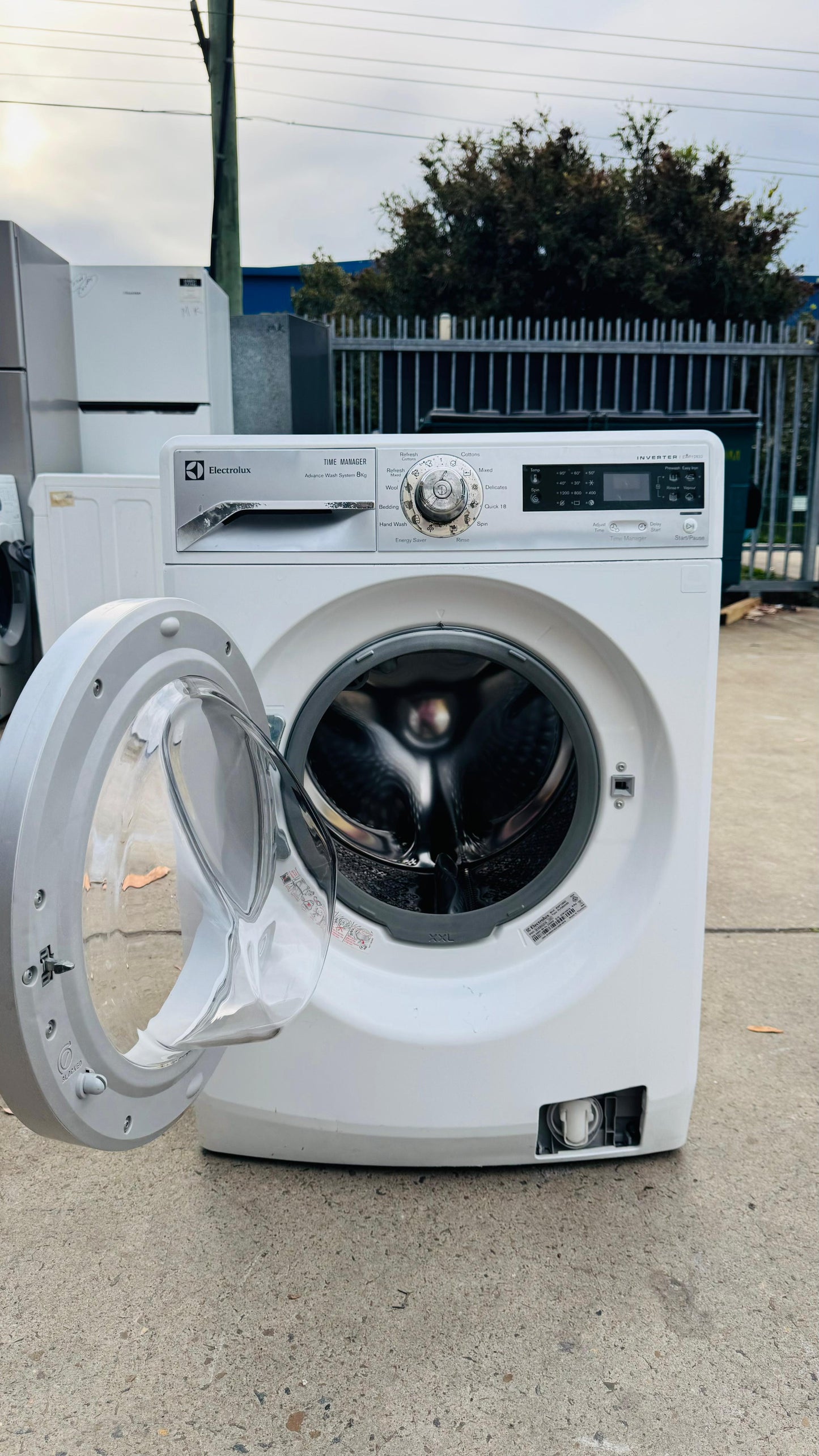 ELECTROLUX 8KGS FRONT LOADER WASHING MACHINE