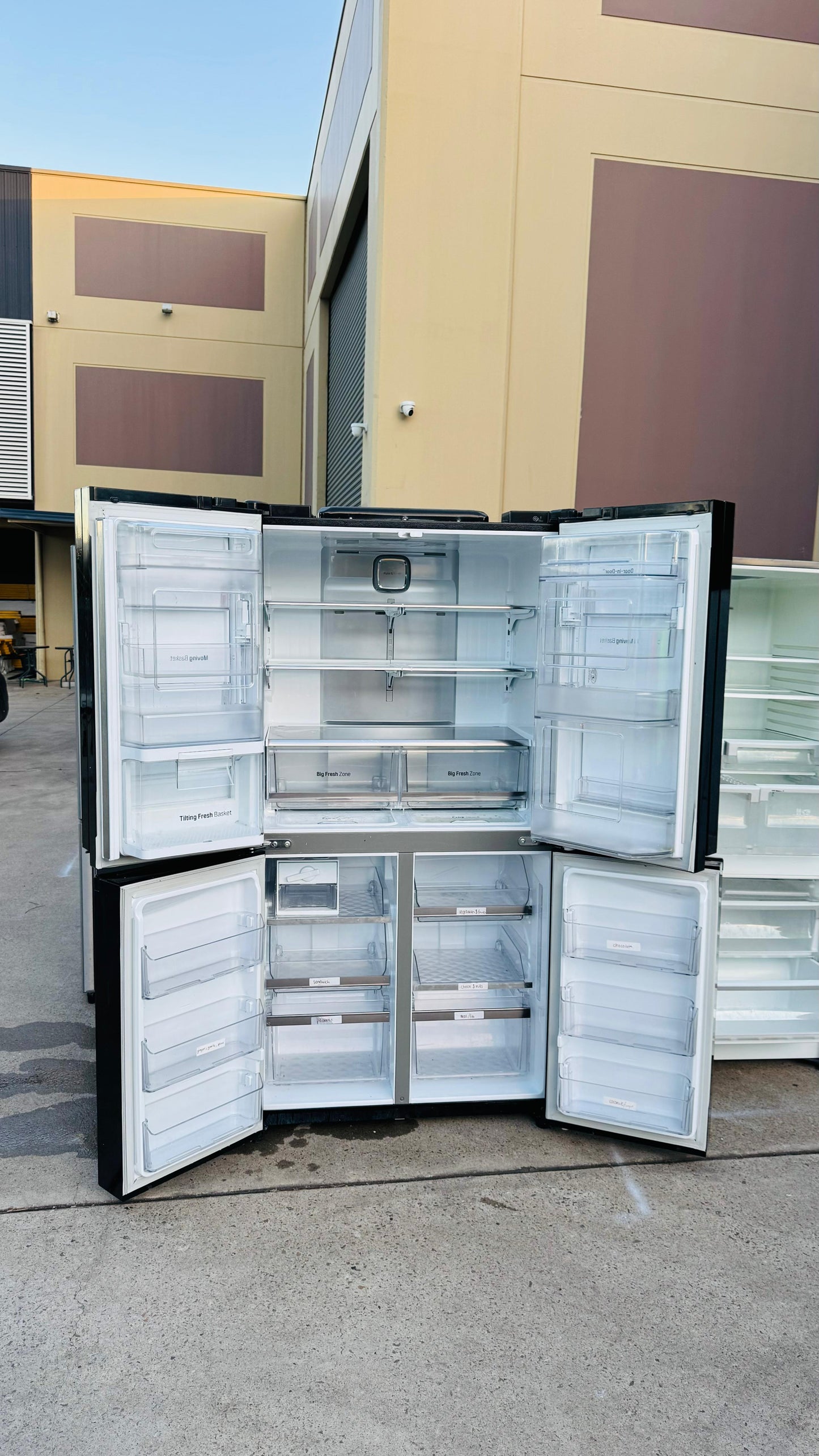 LG 725 LITRES QUAD DOOR FRIDGE FREEZER