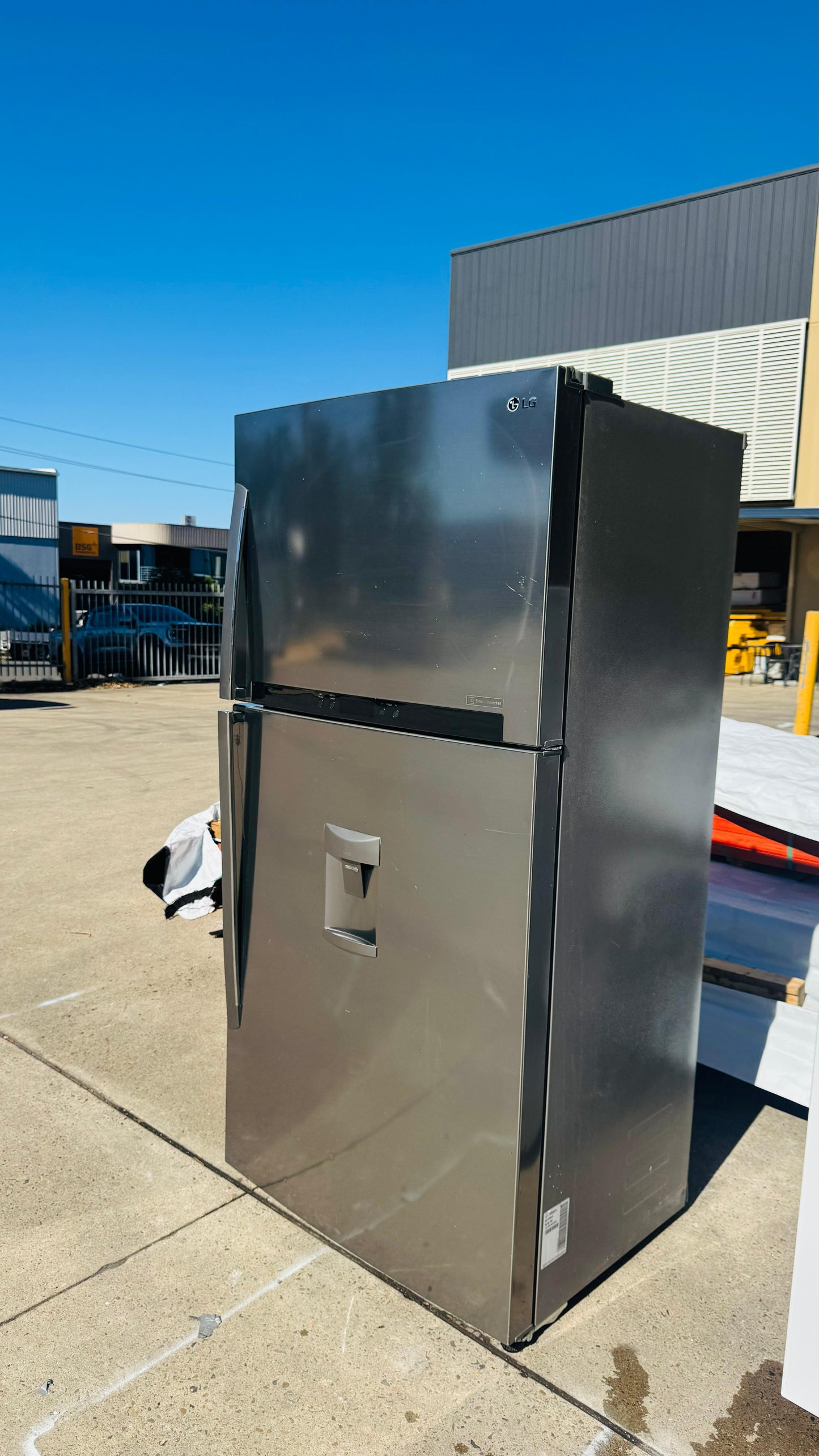 LG 600 LITRES FRIDGE FREEZER