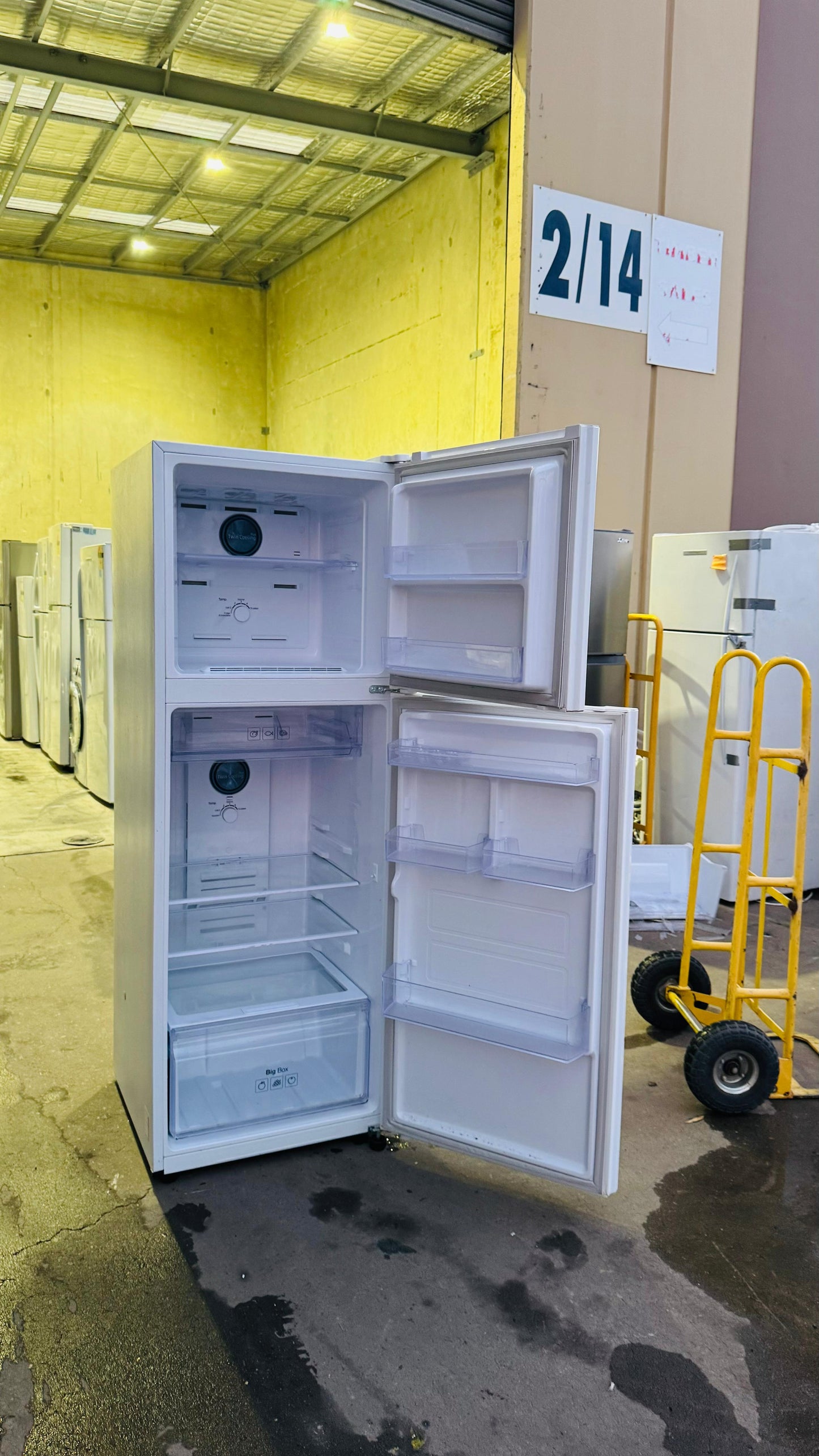 SAMSUNG 343 LITRES FRIDGE FREEZER