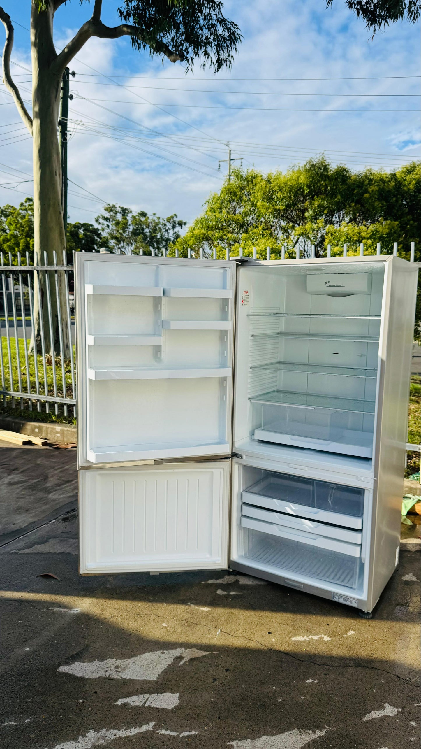 FISHER AND PAYKEL 519 LITRES FRIDGE FREEZER