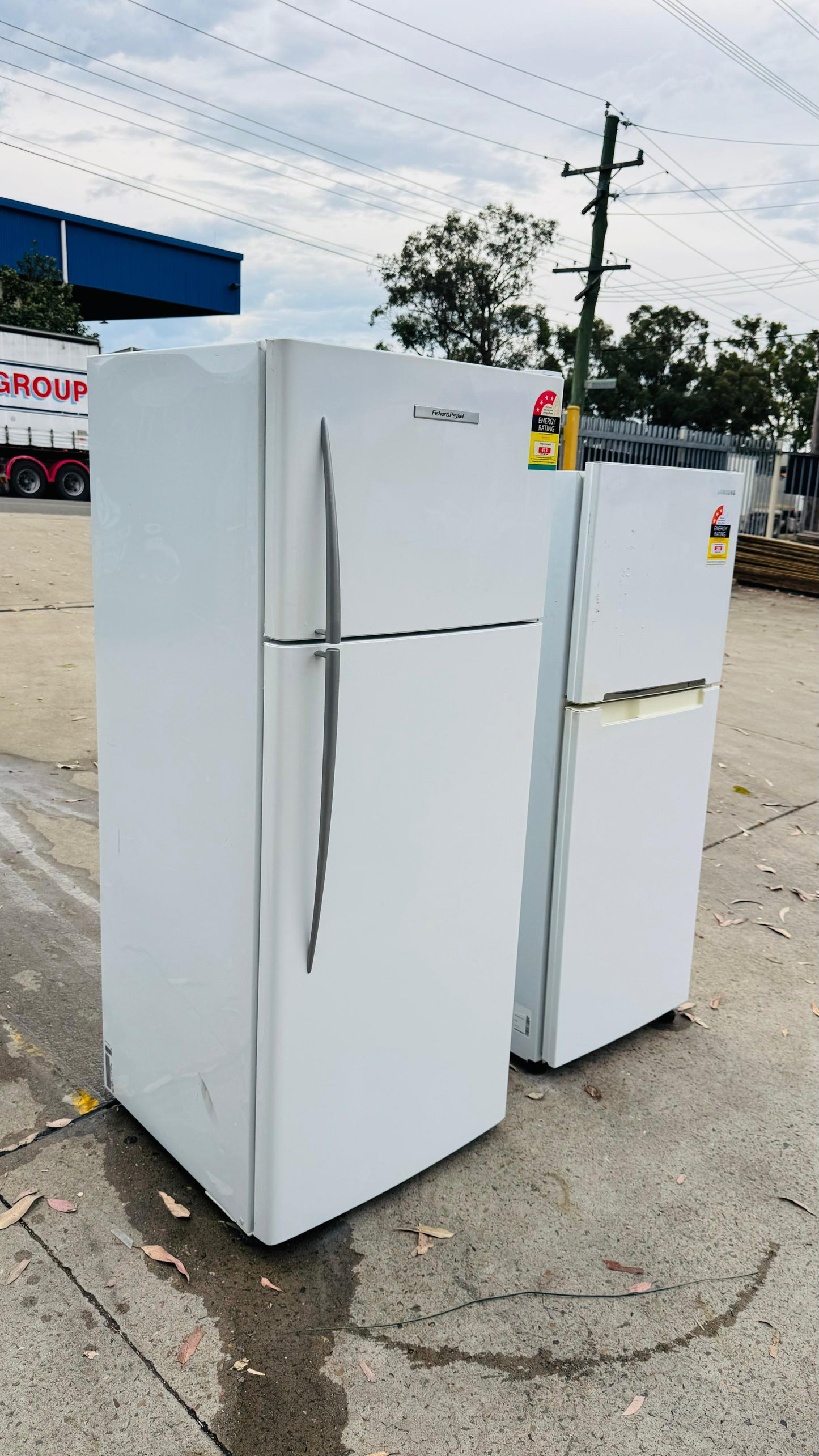 FISHER AND PAYKEL 380 LITRES FRIDGE FREEZER