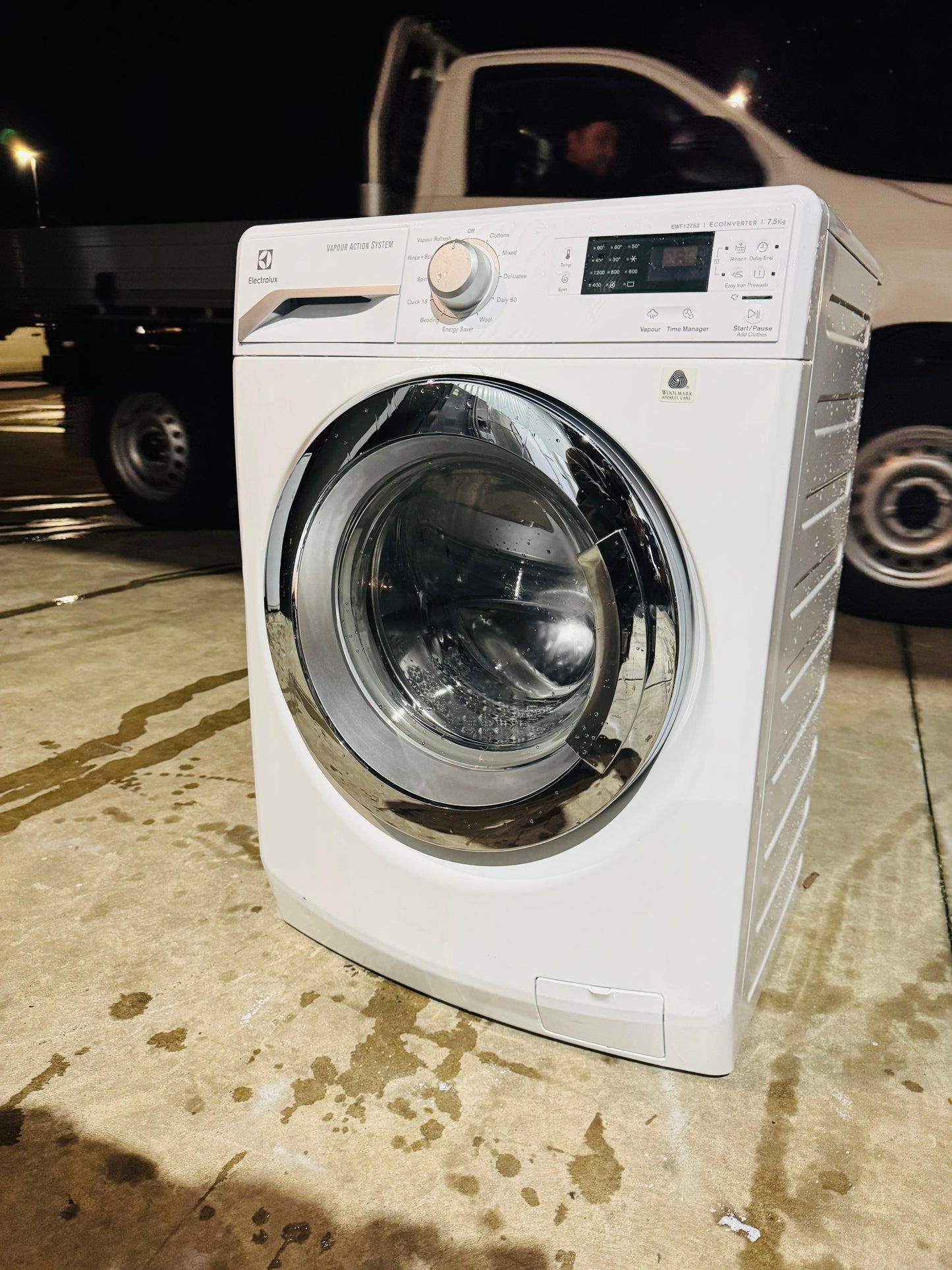 ELECTROLUX 7.5KGS FRONT LOADER WASHING MACHINE