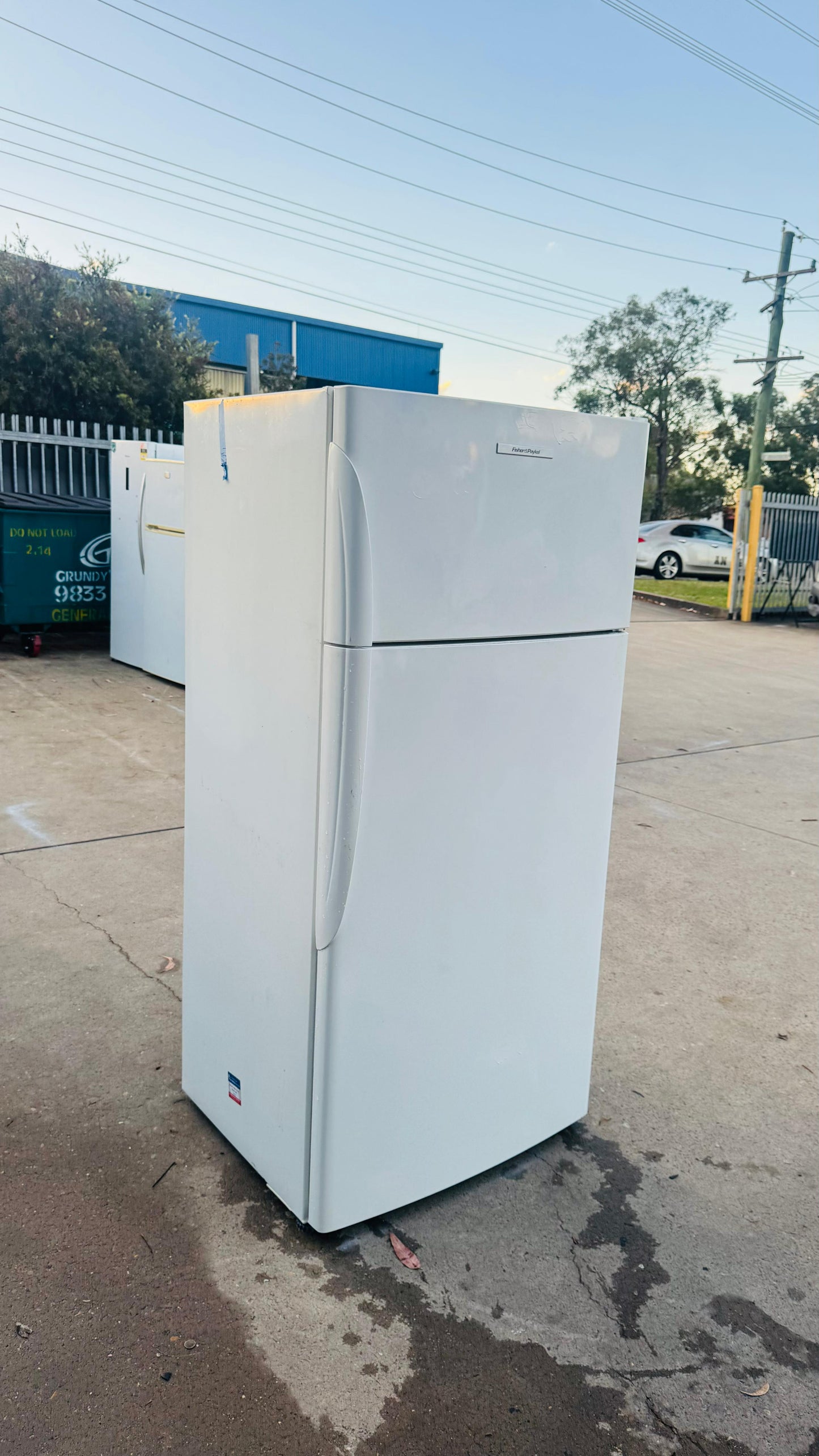 FISHER AND PAYKEL 517 LITRES FRIDGE FREEZER