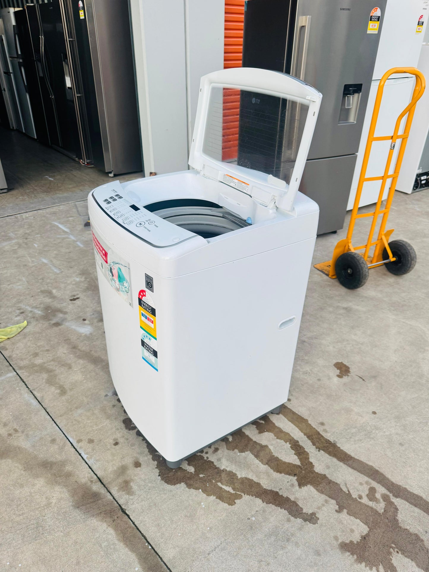 LG 9.5 KGS TOP LOADER WASHING MACHINE