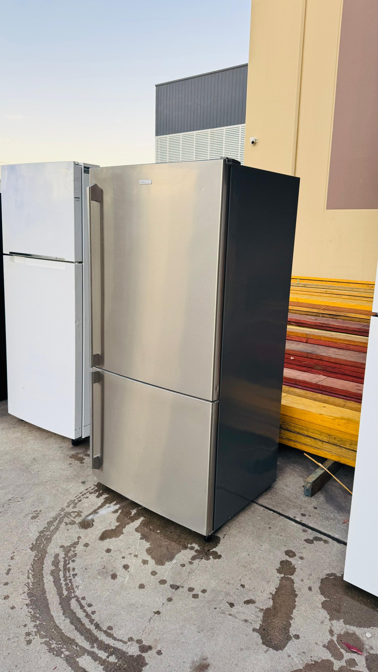 ELECTROLUX 510 LITRES FRIDGE FREEZER