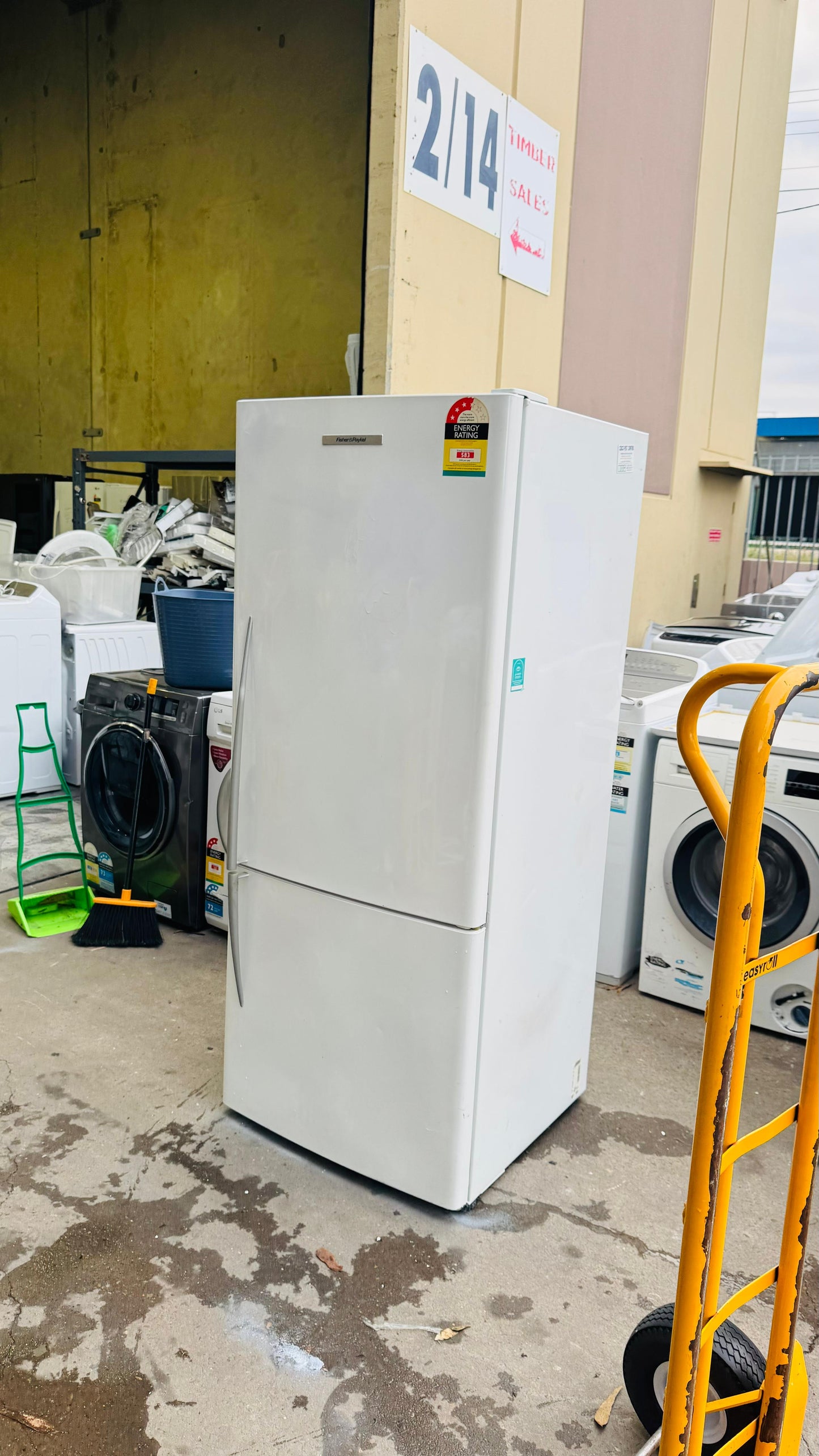 FISHER AND PAYKEL 442 LITRES FRIDGE FREEZER