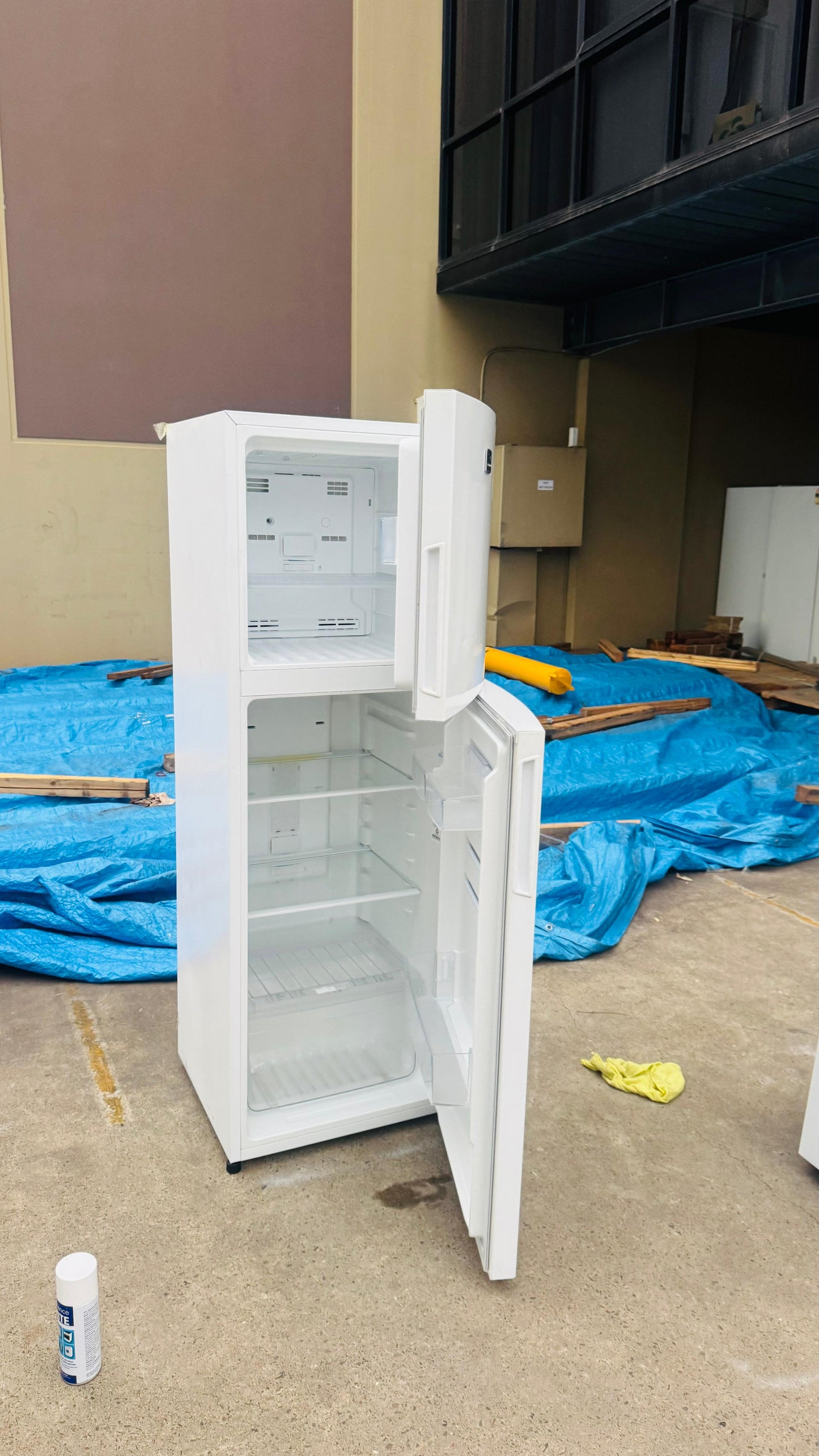 KELVINATOR 275 LITRES FRIDGE FREEZER