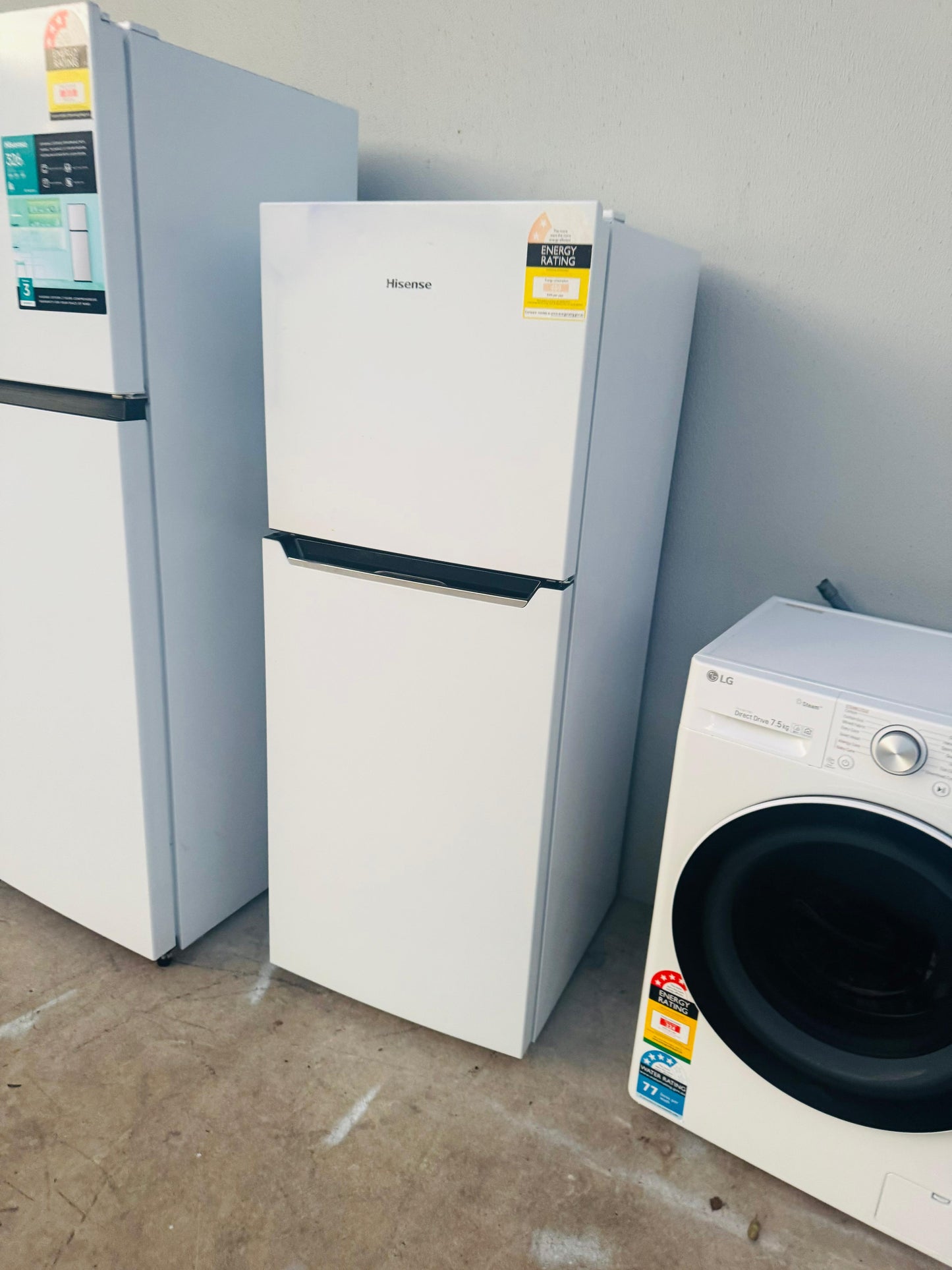 HISENSE 230 LITRES FRIDGE FREEZER