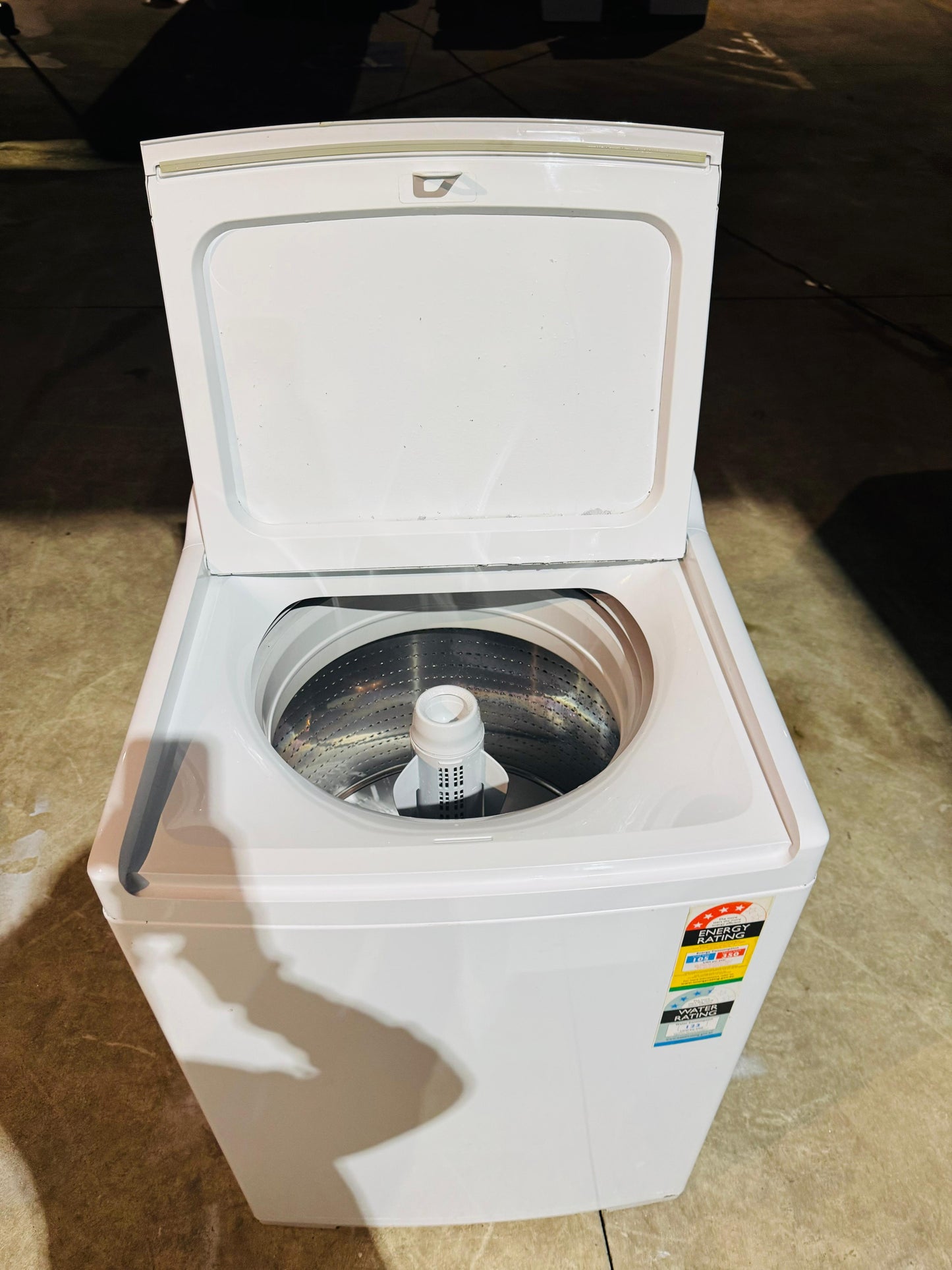 FISHER AND PAYKEL 10 KGS TOP LOADER WASHING MACHINE