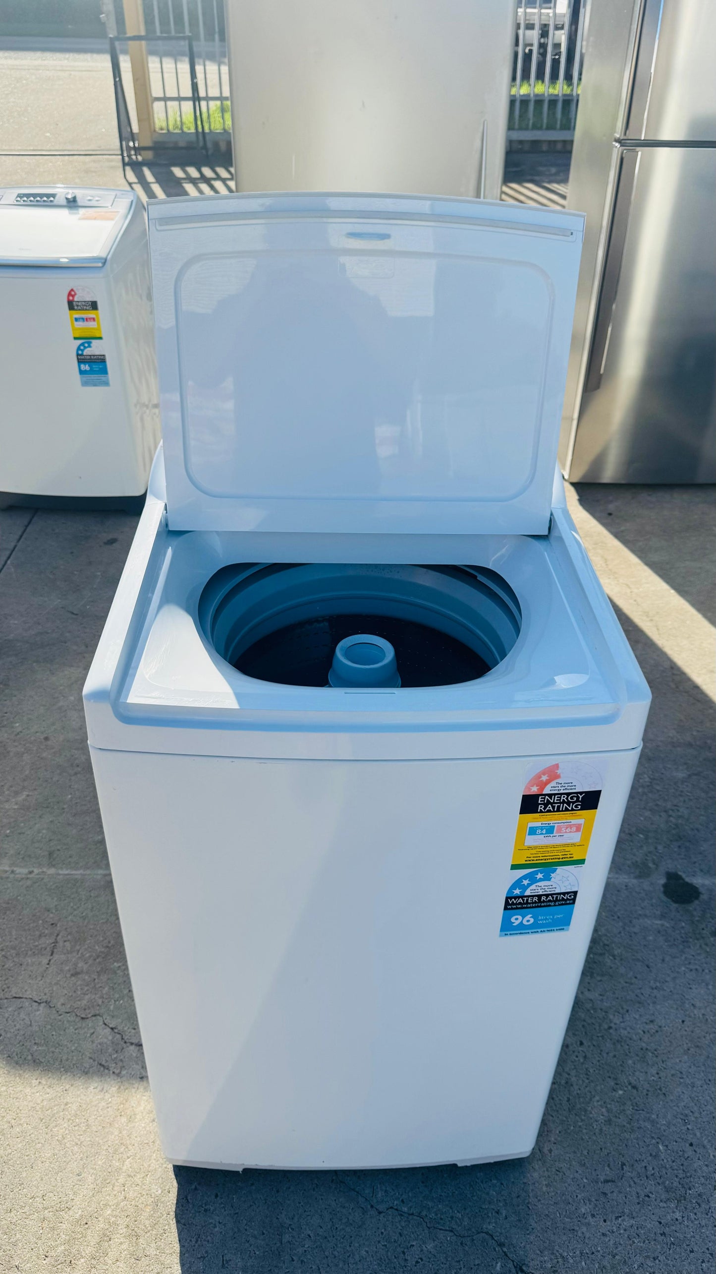 FISHER AND PAYKEL 8.5KGS TOP LOADER WASHING MACHINE