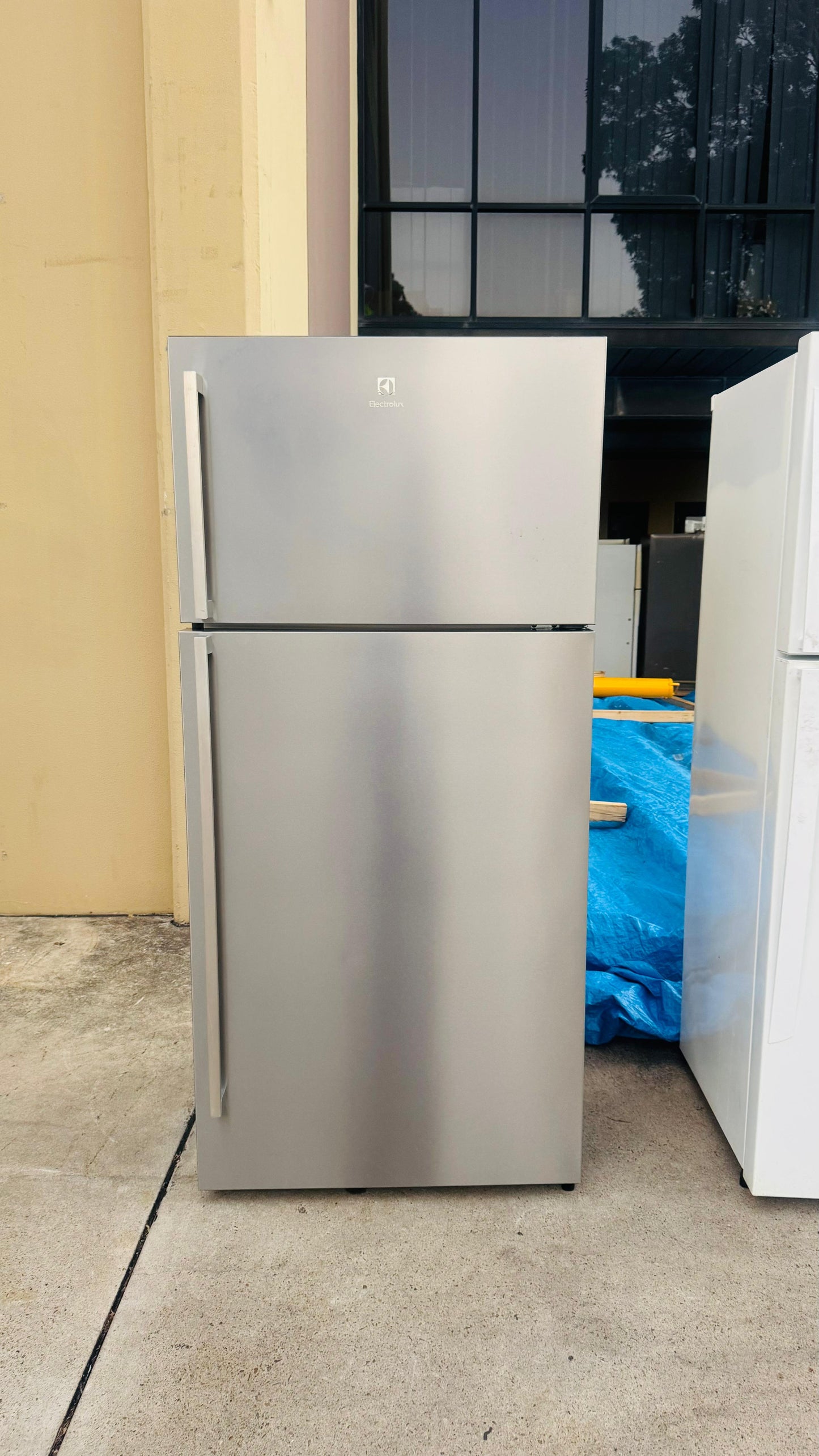 ELECTROLUX 536 LITRES FRIDGE FREEZER
