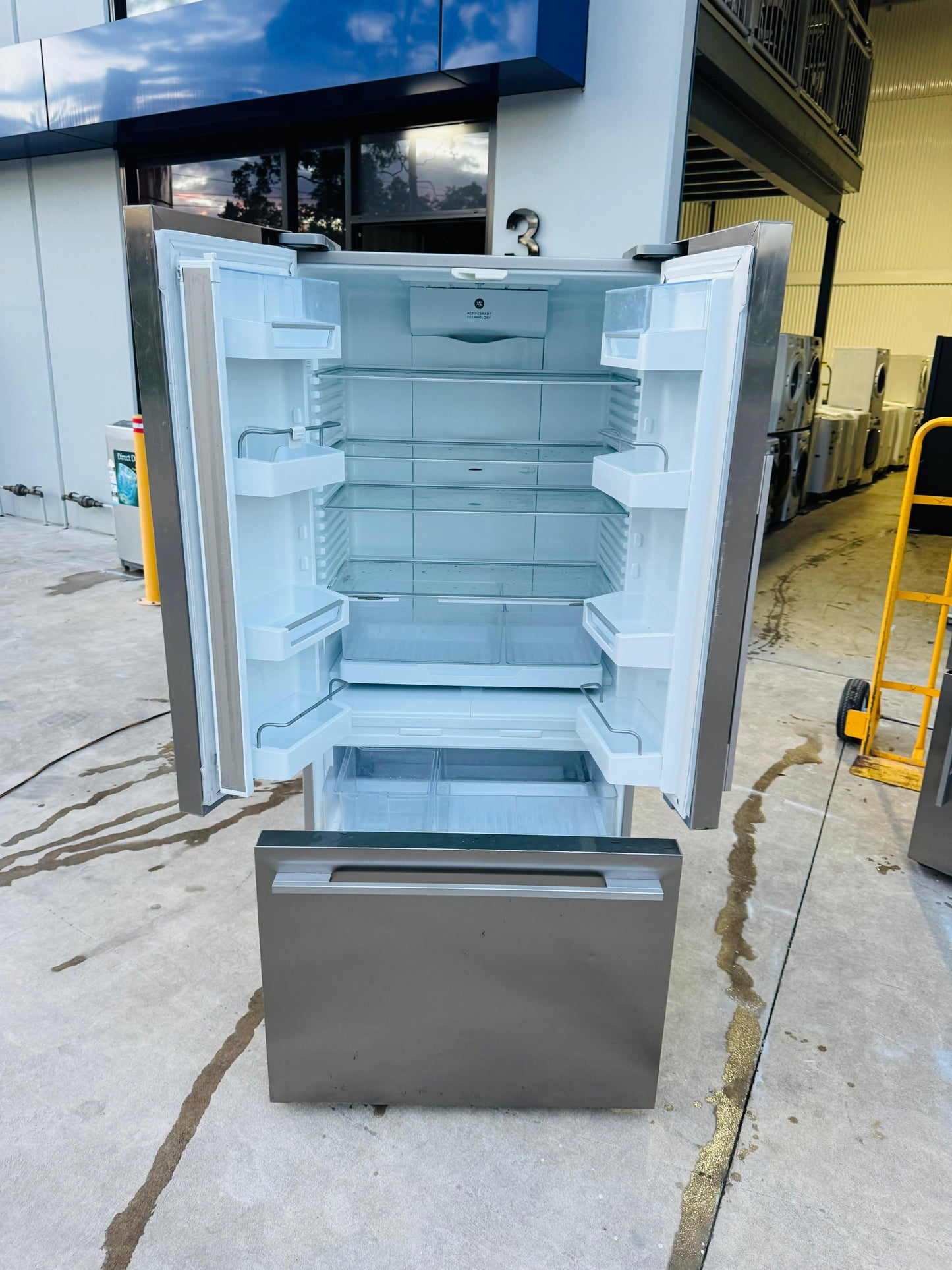 FISHER AND PAYKEL 519 LITRES FRENCH DOOR FRIDGE FREEZER