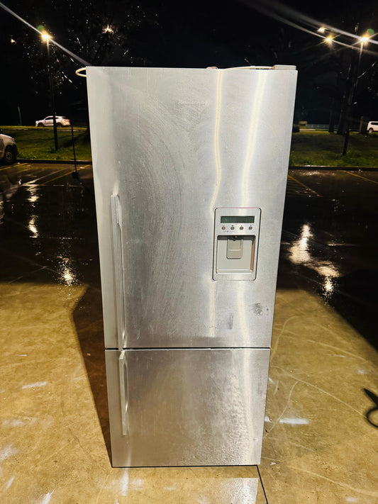 FISHER AND PAYKEL447 LITRES FRIDGE FREEZER