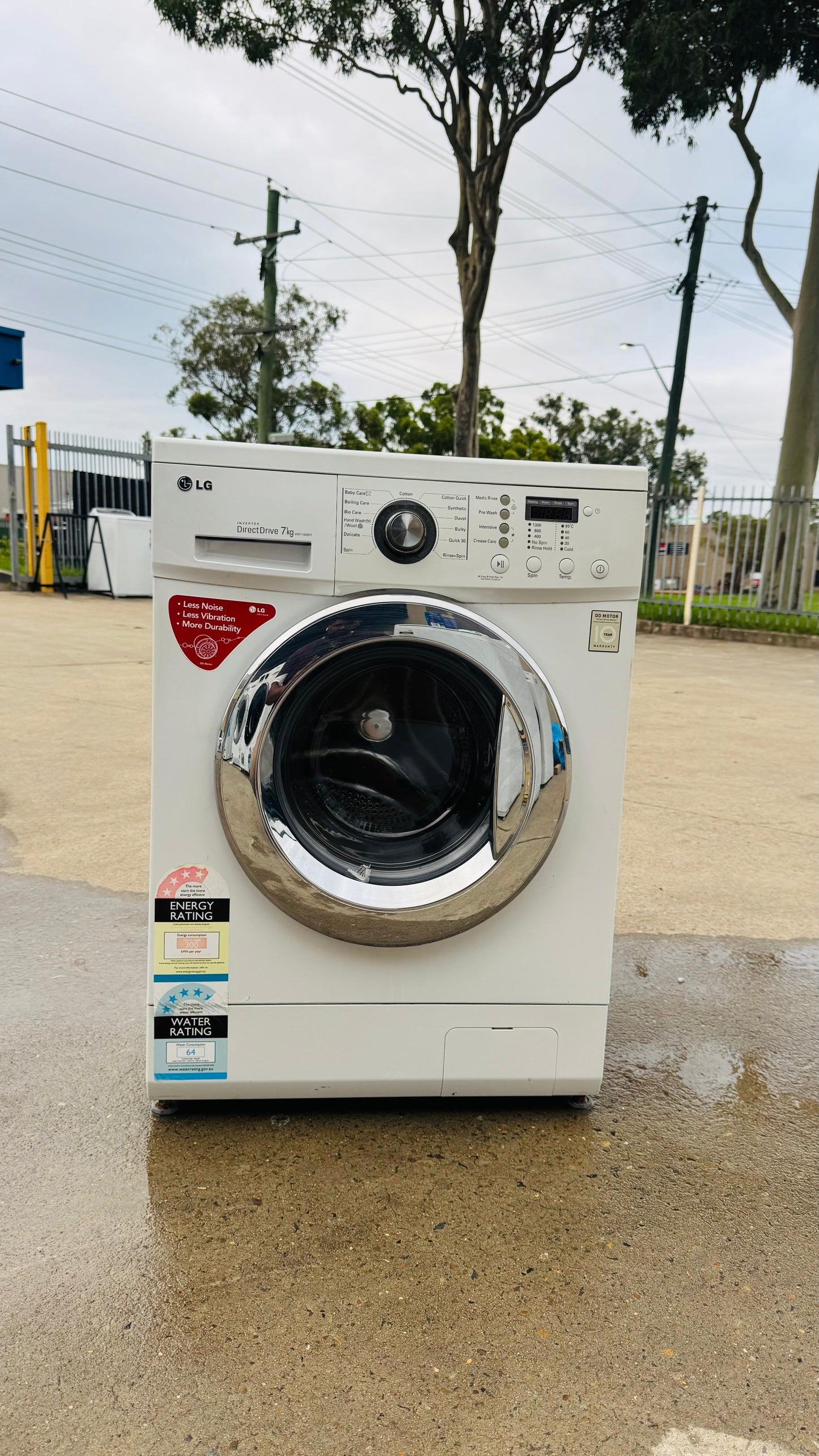 LG 7KGS FRONT LOADER WASHING MACHINE