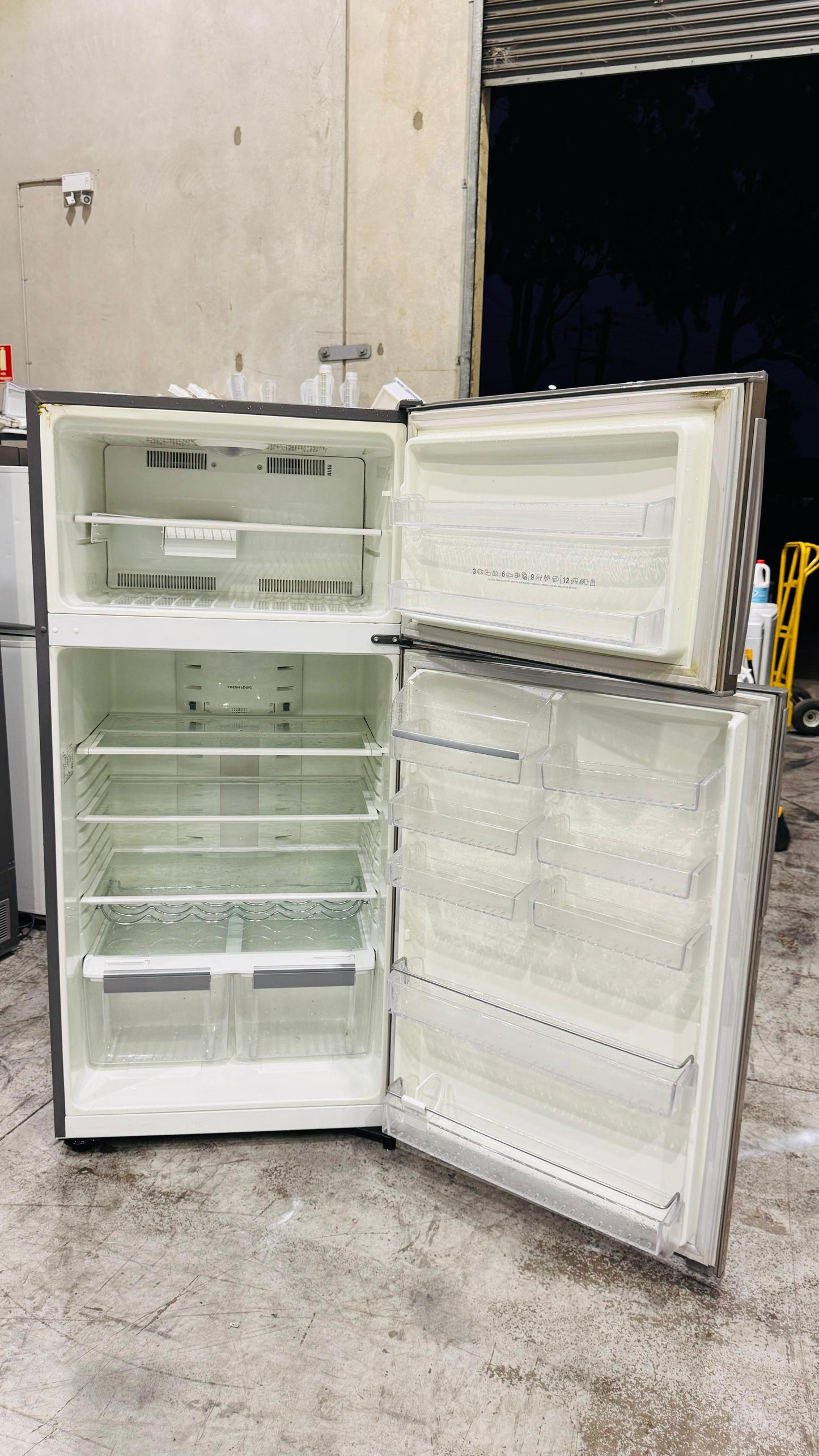 ELECTROLUX 520 LITRES FRIDGE FREEZER